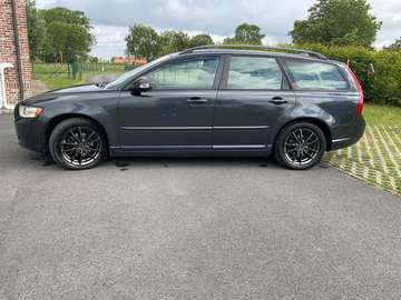 V50 1.6 Momentum
