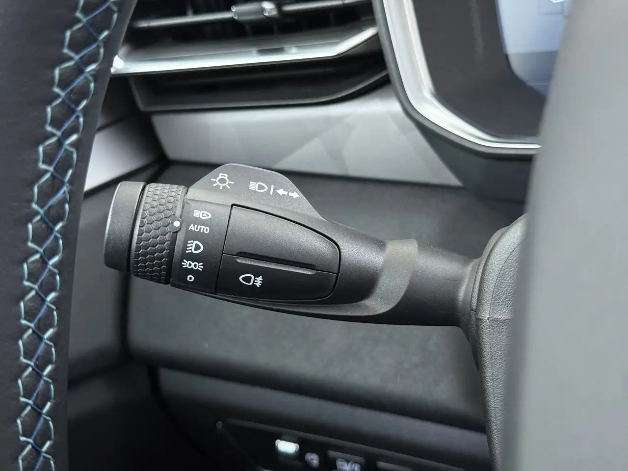 Lynk & Co 01 PHEV AUT. 261pk Pano-Schuifdak Lmv 20" 360°Camera, миниатюра 25