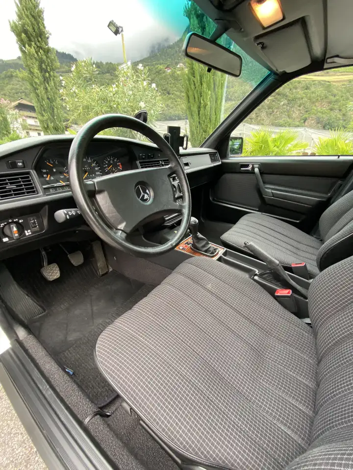 Mercedes-Benz 190 2.0 E 122 CV. Klima, foto 8