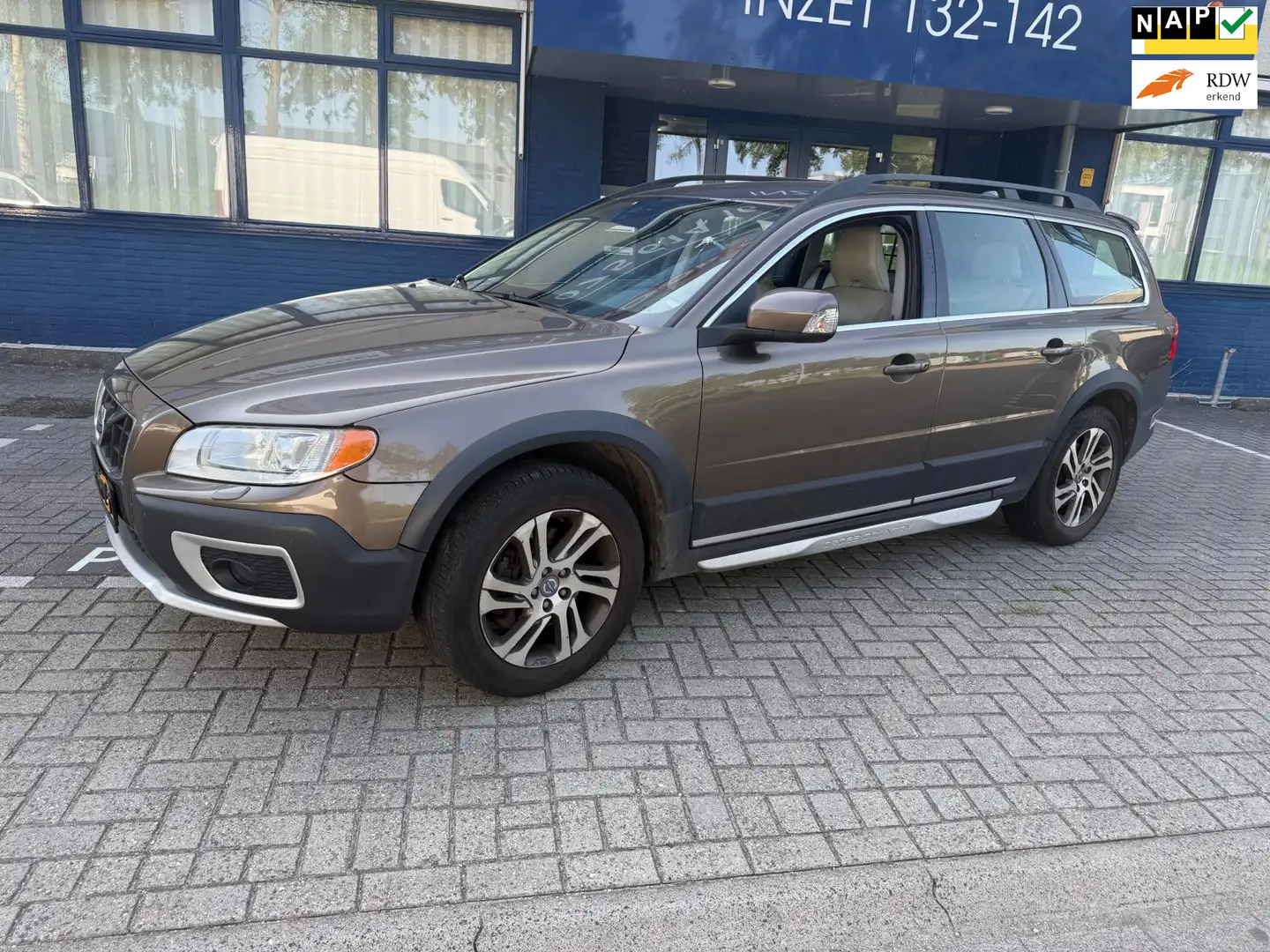 Volvo XC70 2.0 D3 FWD Limited Edition ((( navi/stoelverw))) Brun - 1