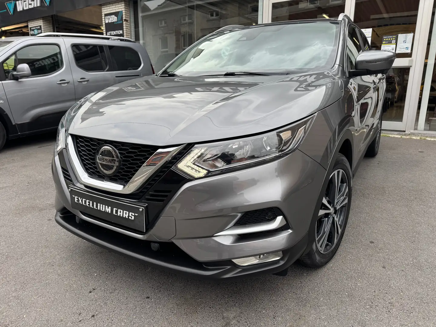 Nissan Qashqai 1.5 dCi Business Edition+ Toit Pano Camera360 Gris - 1