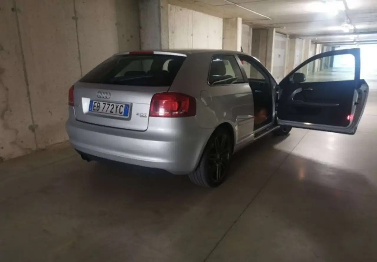 Audi A3 3p 2.0t, foto 2
