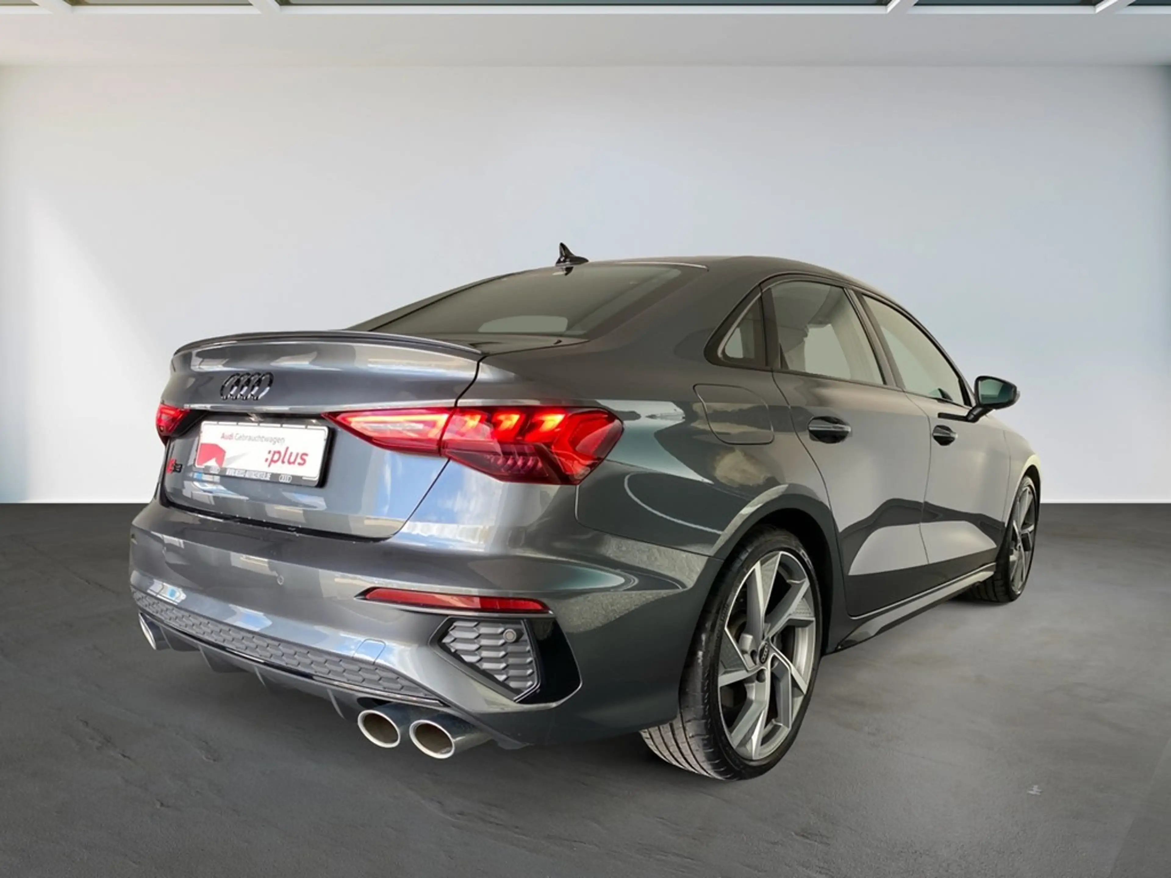 Audi S3 Limousine 2.0 TFSI quattro ACC+RFK+BLACK+19"+ — photo 15