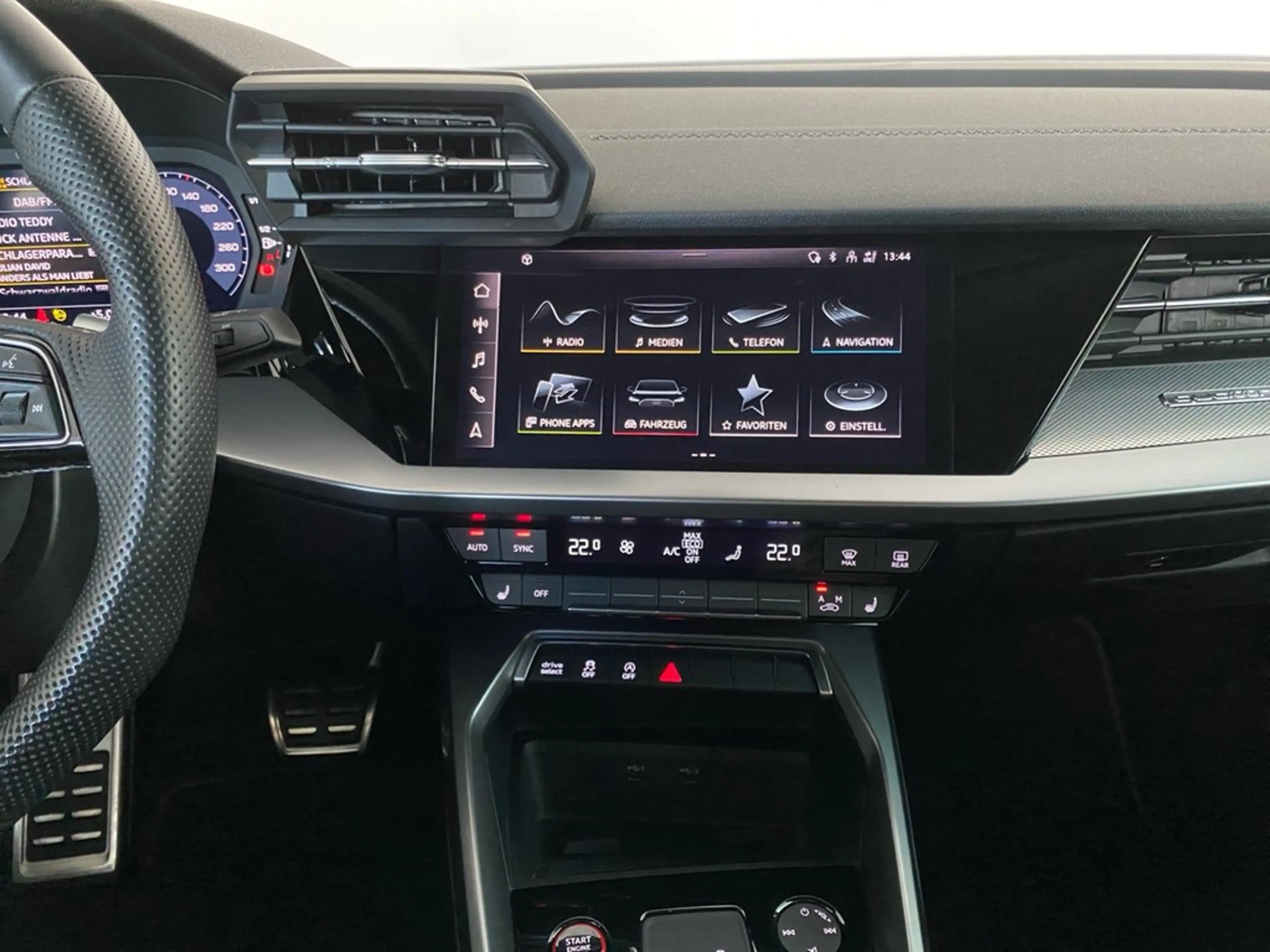 Audi S3 Limousine 2.0 TFSI quattro ACC+RFK+BLACK+19"+ — photo 10