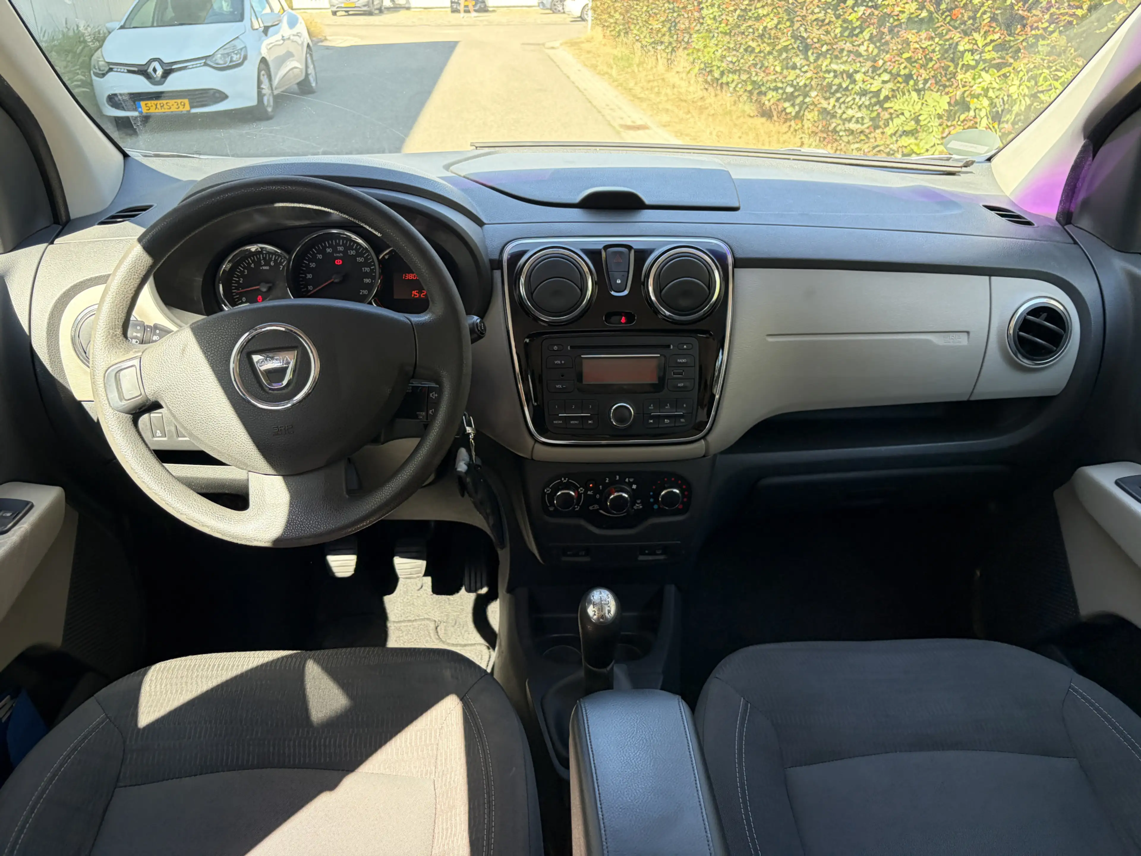 Dacia Lodgy 1.2 TCe Lauréate 5p. / AIRCO / NIEUWE DISTRIBUTIE — photo 3
