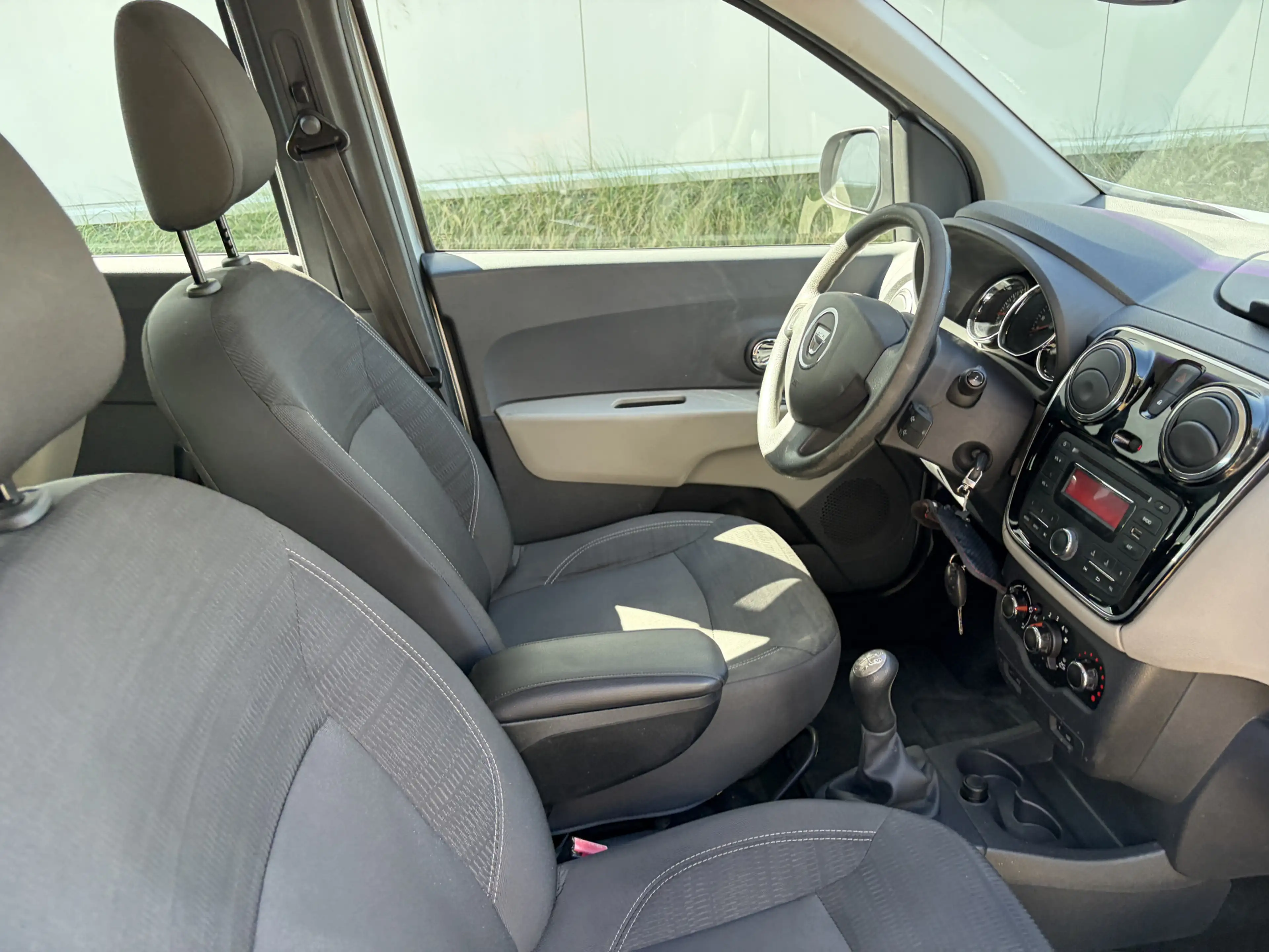 Dacia Lodgy 1.2 TCe Lauréate 5p. / AIRCO / NIEUWE DISTRIBUTIE — photo 20