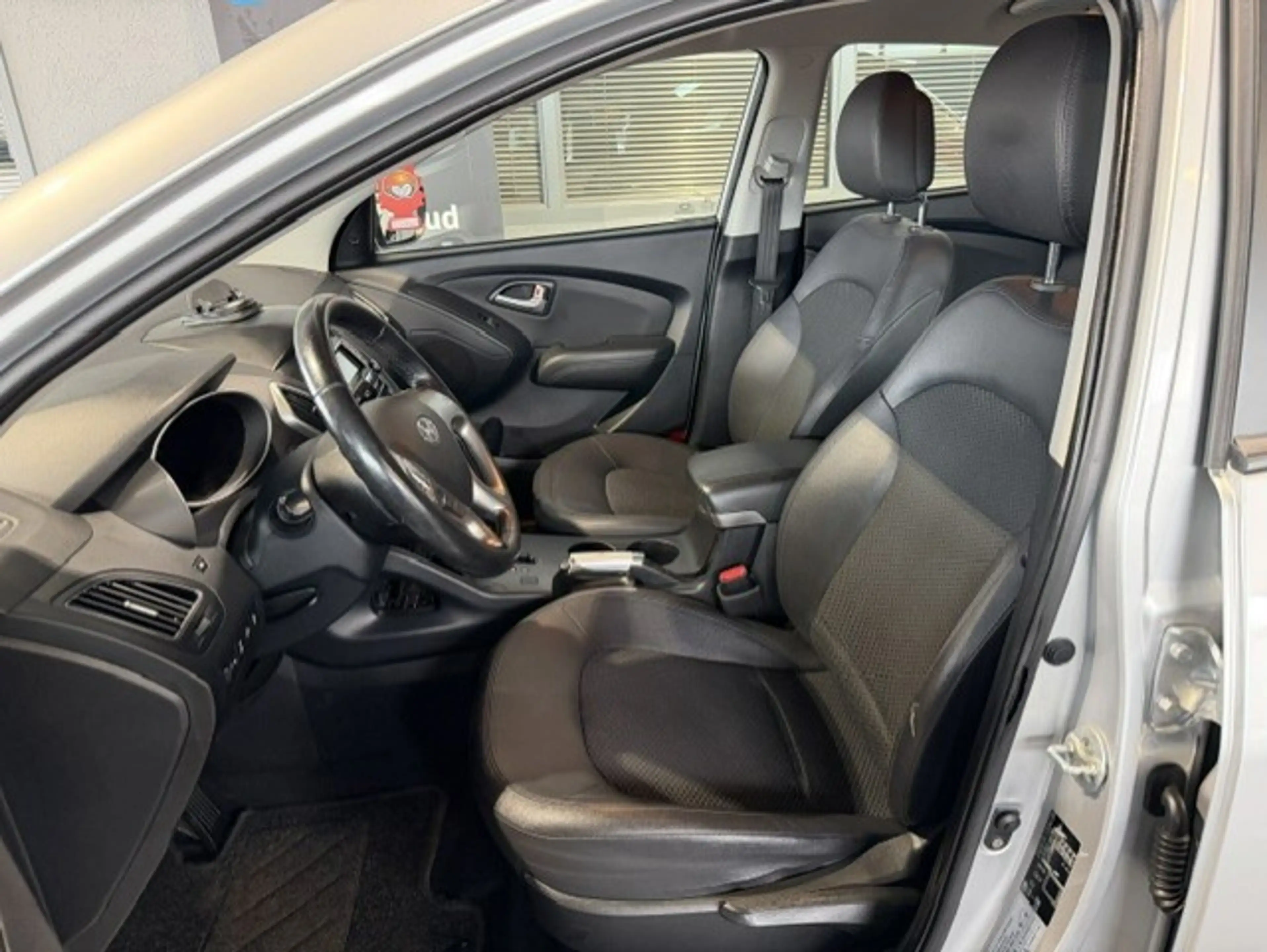 Hyundai iX35 2.0i 4WD Active|Automaat|Halfleder|NW APK| — photo 11
