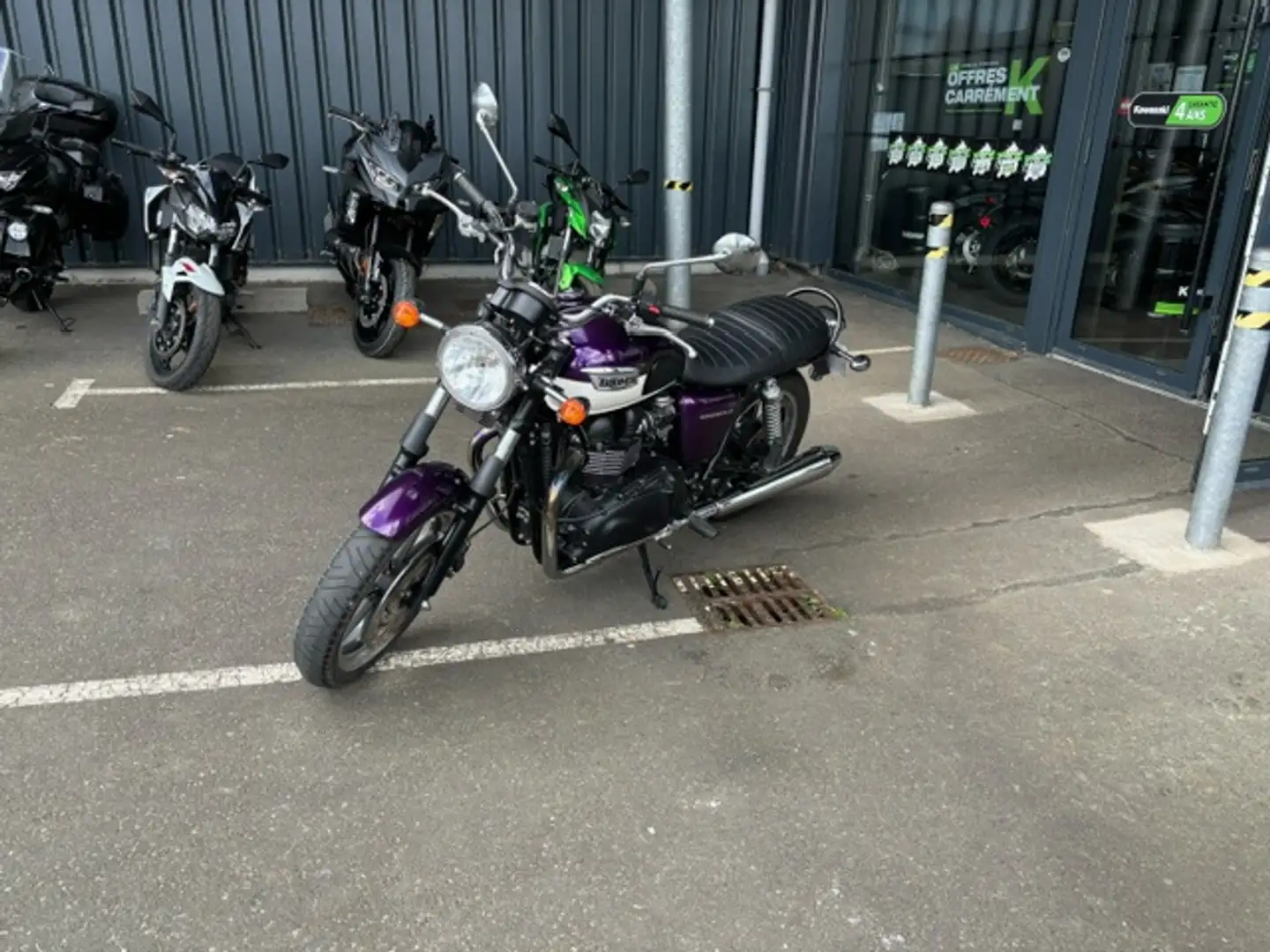 Triumph Bonneville SE - 2