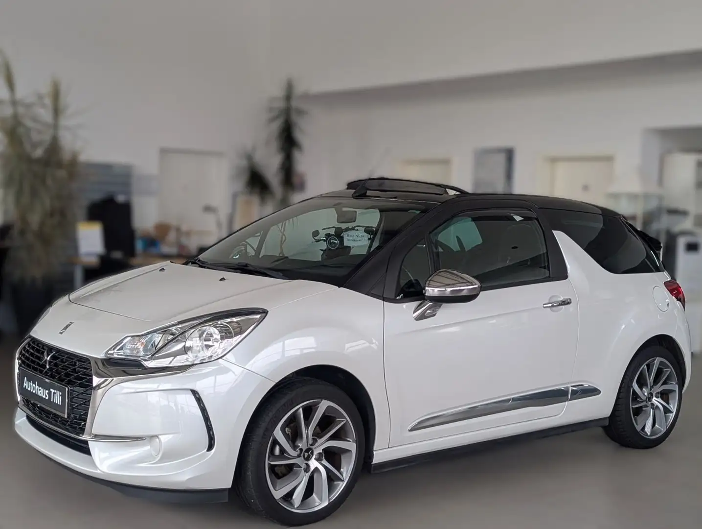 Citroen DS3 1.2 THP Cabrio SoChic /PDC /Klima /Alu Weiß - 1