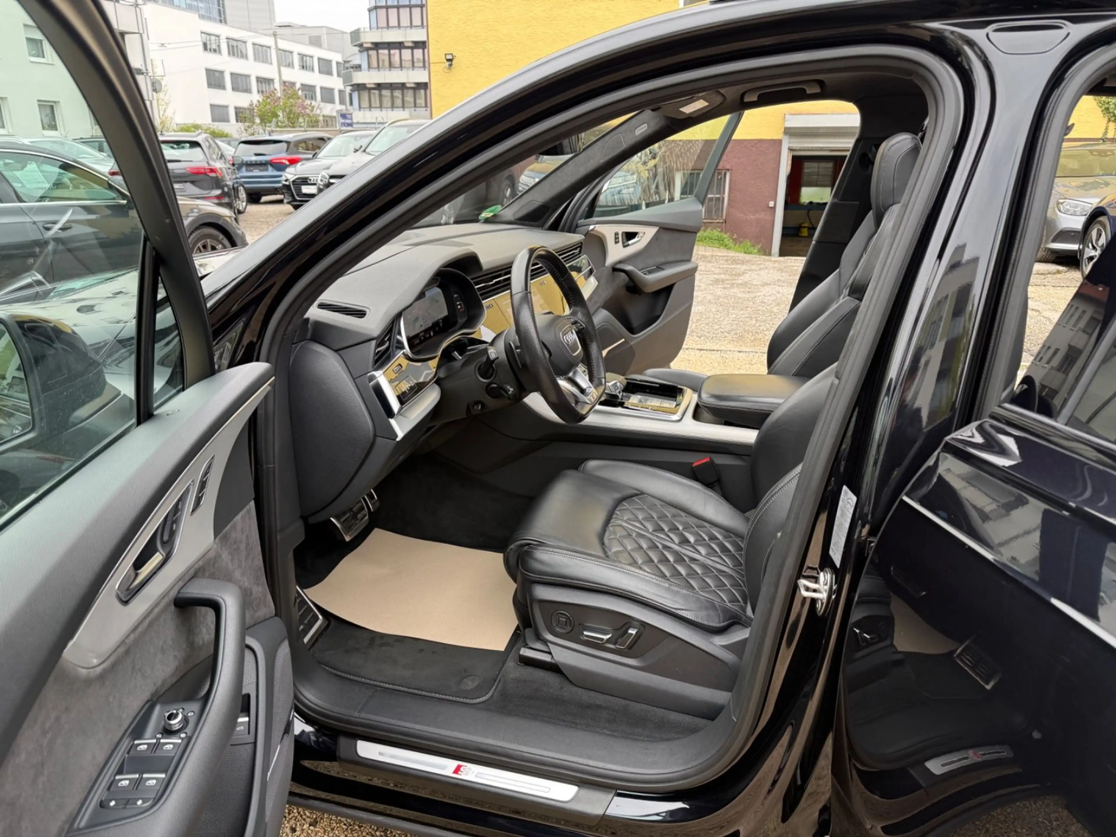 Audi SQ7 4.0 TDI quattro Laser Nappa Panorama 7-Sitz — photo 9