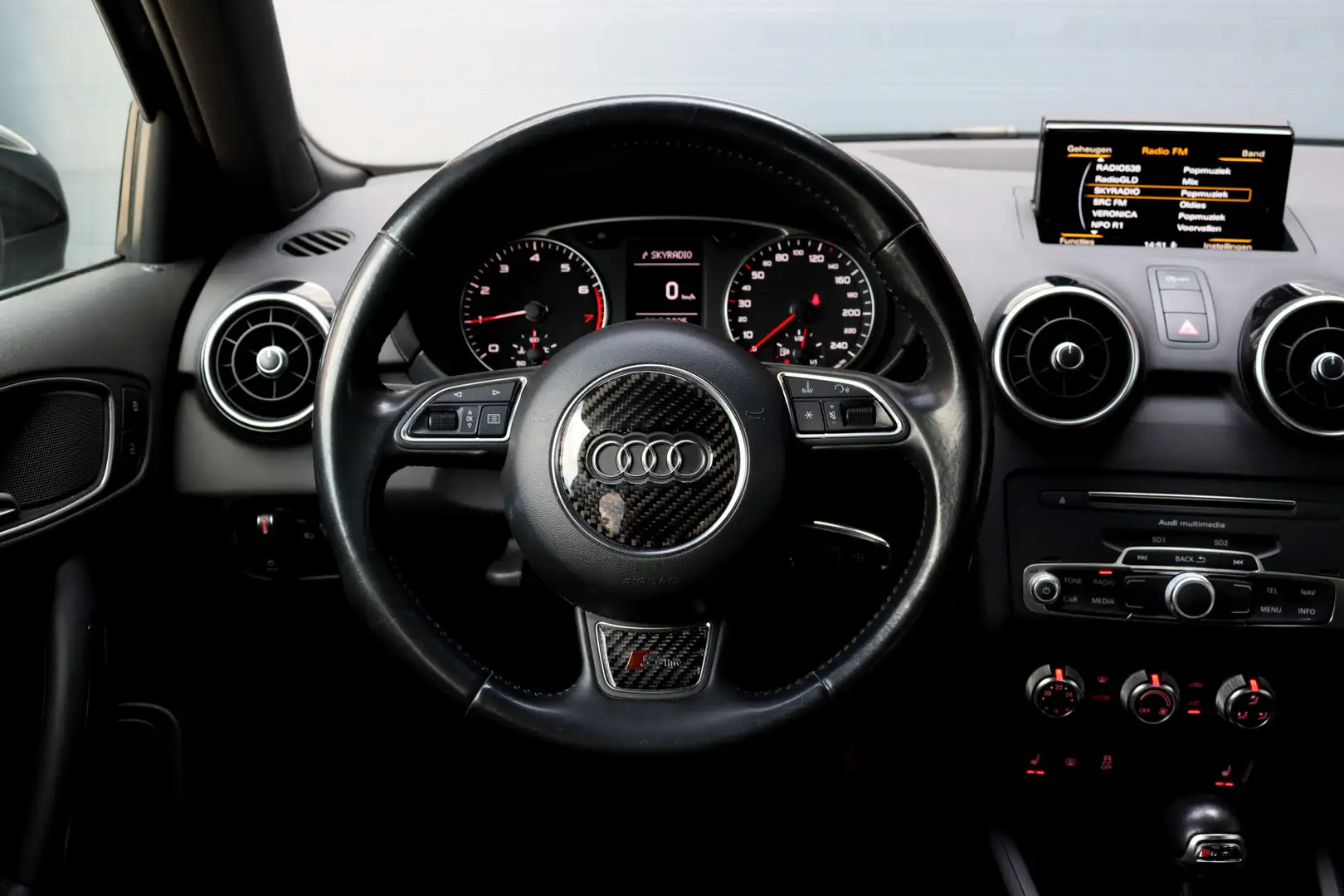 Audi A1 Sportback 1.0 TFSI Sport S line Edition | Automaat Black - 2