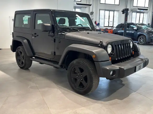 Jeep Wrangler view 3