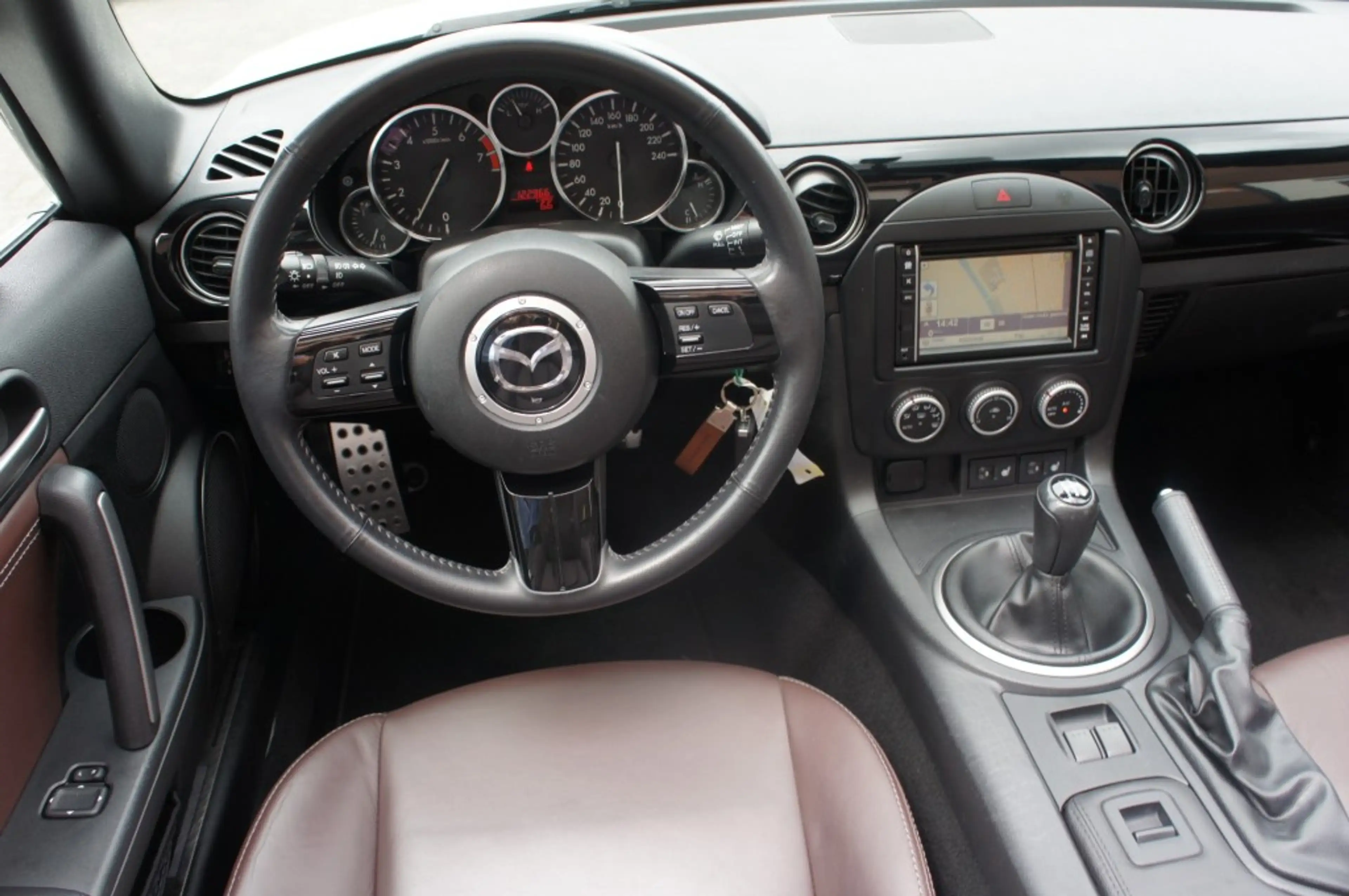 Mazda MX-5 1.8 KYUDO LEDER/PARELMOERWIT/NAVI/CLIMA/CRUISE NL- — photo 9