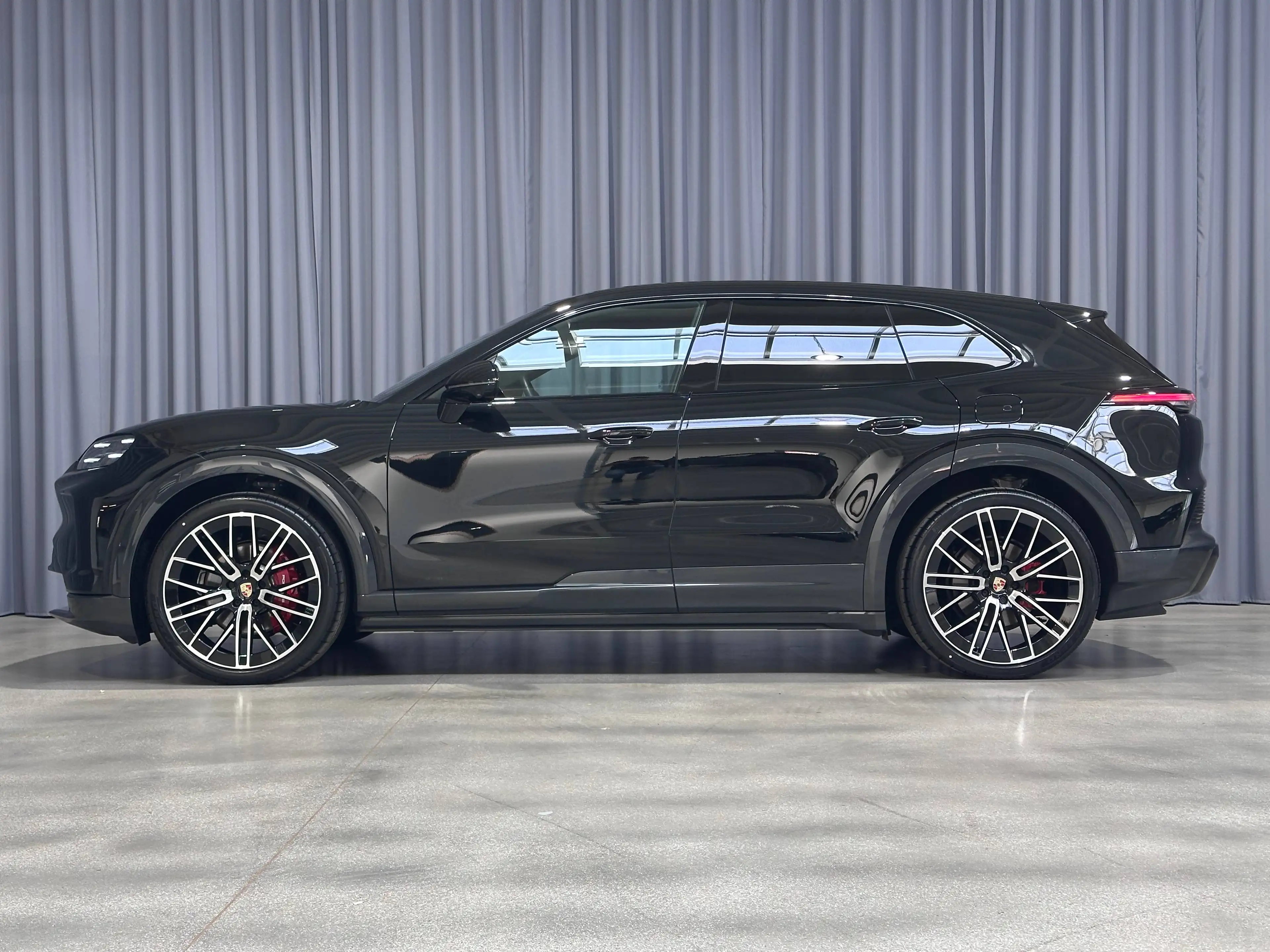 Porsche Cayenne e-Cayenne 113 kWh *PANO*PASSENGERDISPLAY*TREKHAAK*14 WEGS STOELEN*ACC*SOFTCLOSE*KEYLESS*BOSE*360'CAMERA* — photo 2
