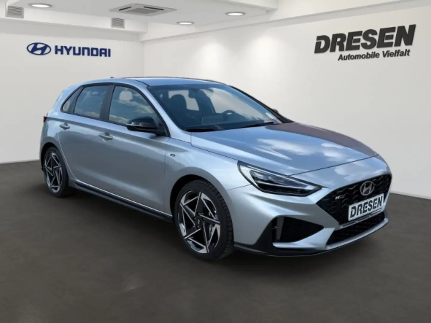 Hyundai i30 1.5 T-GDI N-Line Navigation*Keyless*Klimatronic*AC Silber - 2