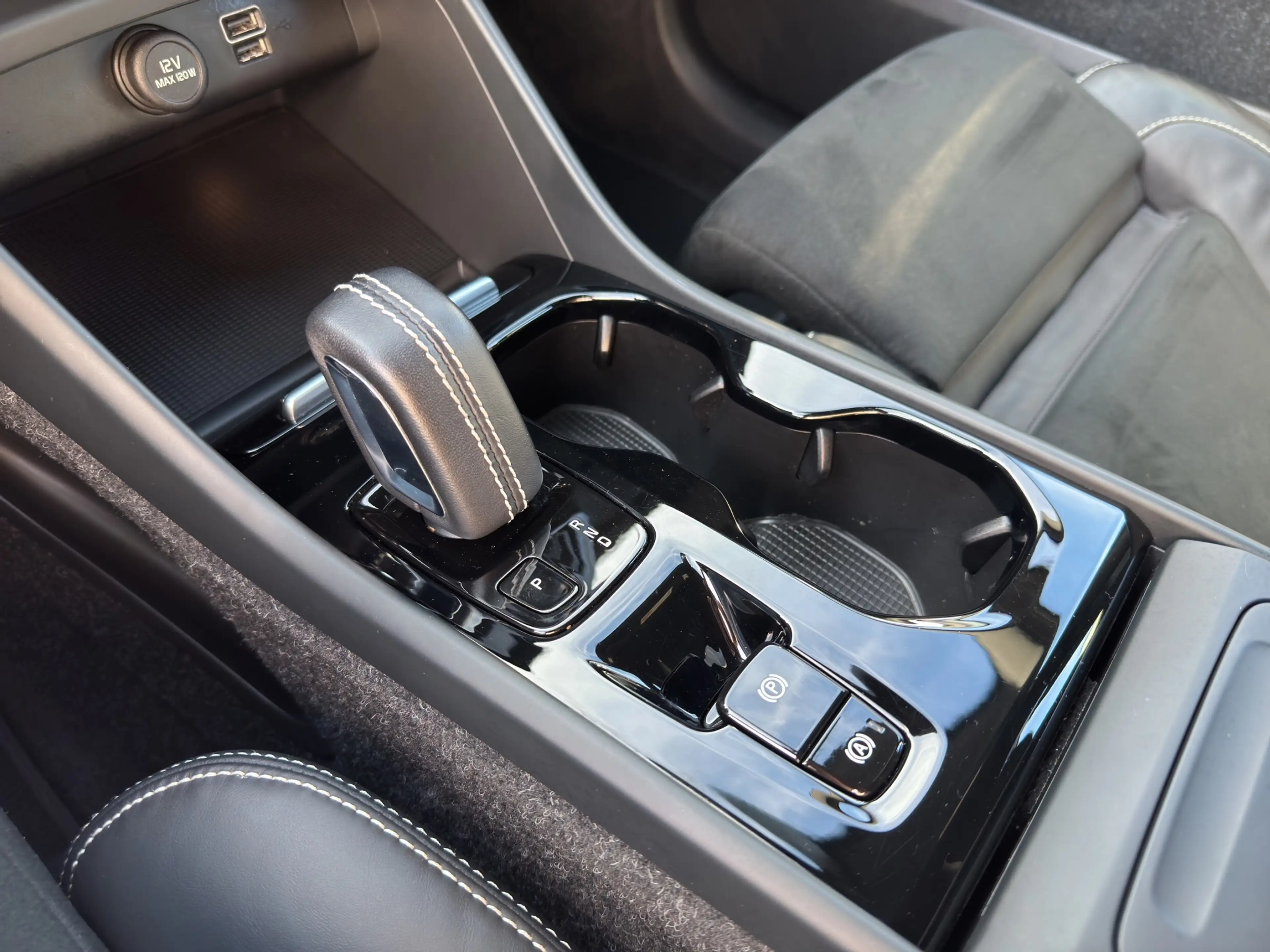 Volvo XC40 T3 R-Design | Achteruitrijcamera | Apple Carplay/A — photo 33