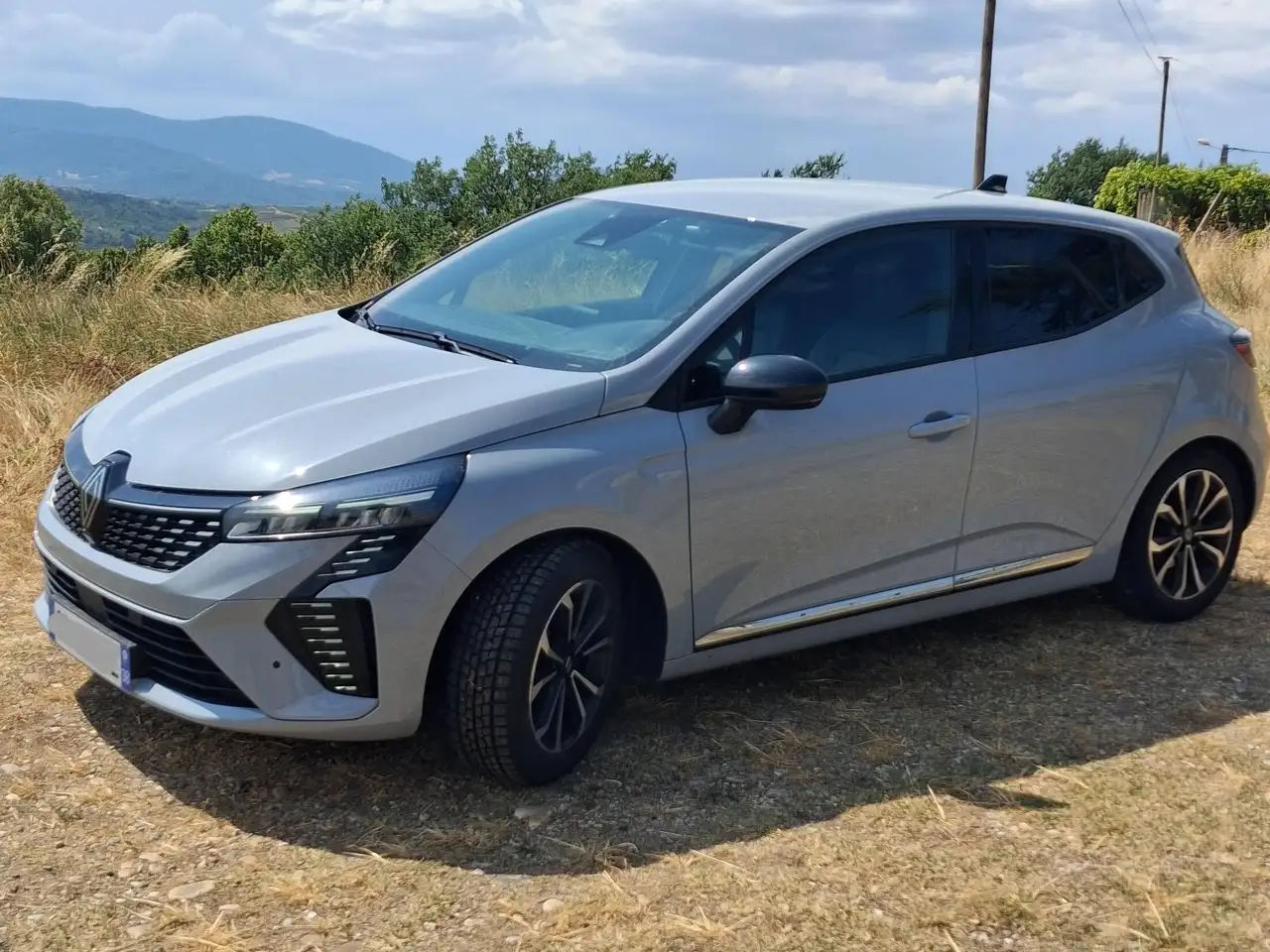 Renault Clio Citadine 3 portes — photo 2