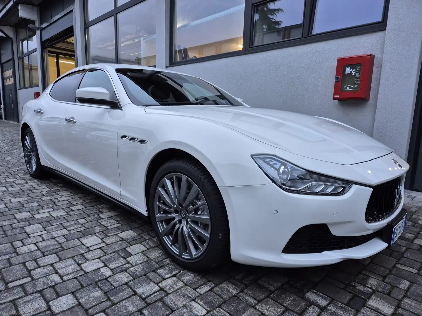 Maserati Ghibli Ghibli 3.0 V6 ds 275cv auto Weiß - 1