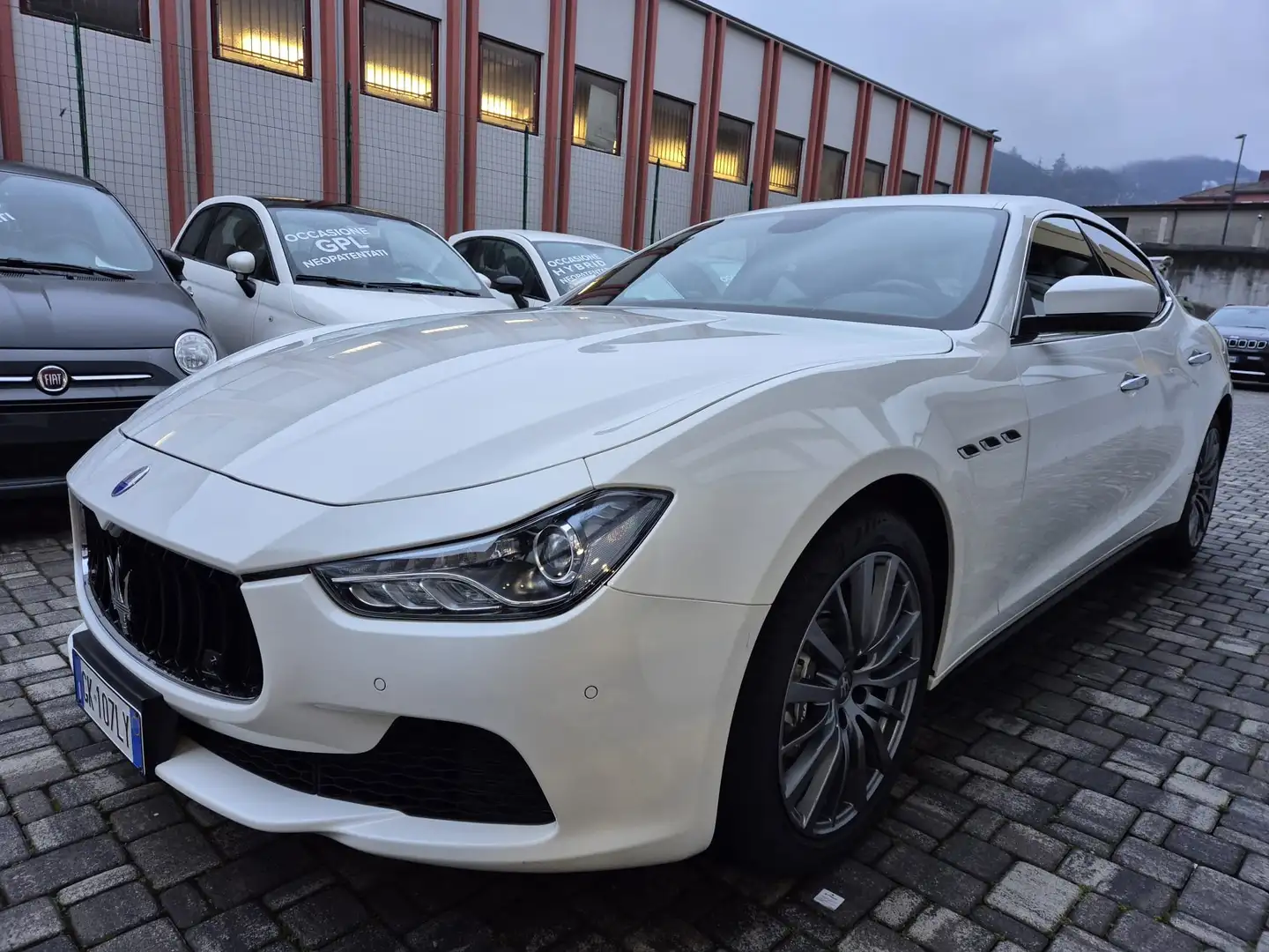Maserati Ghibli Ghibli 3.0 V6 ds 275cv auto Weiß - 2