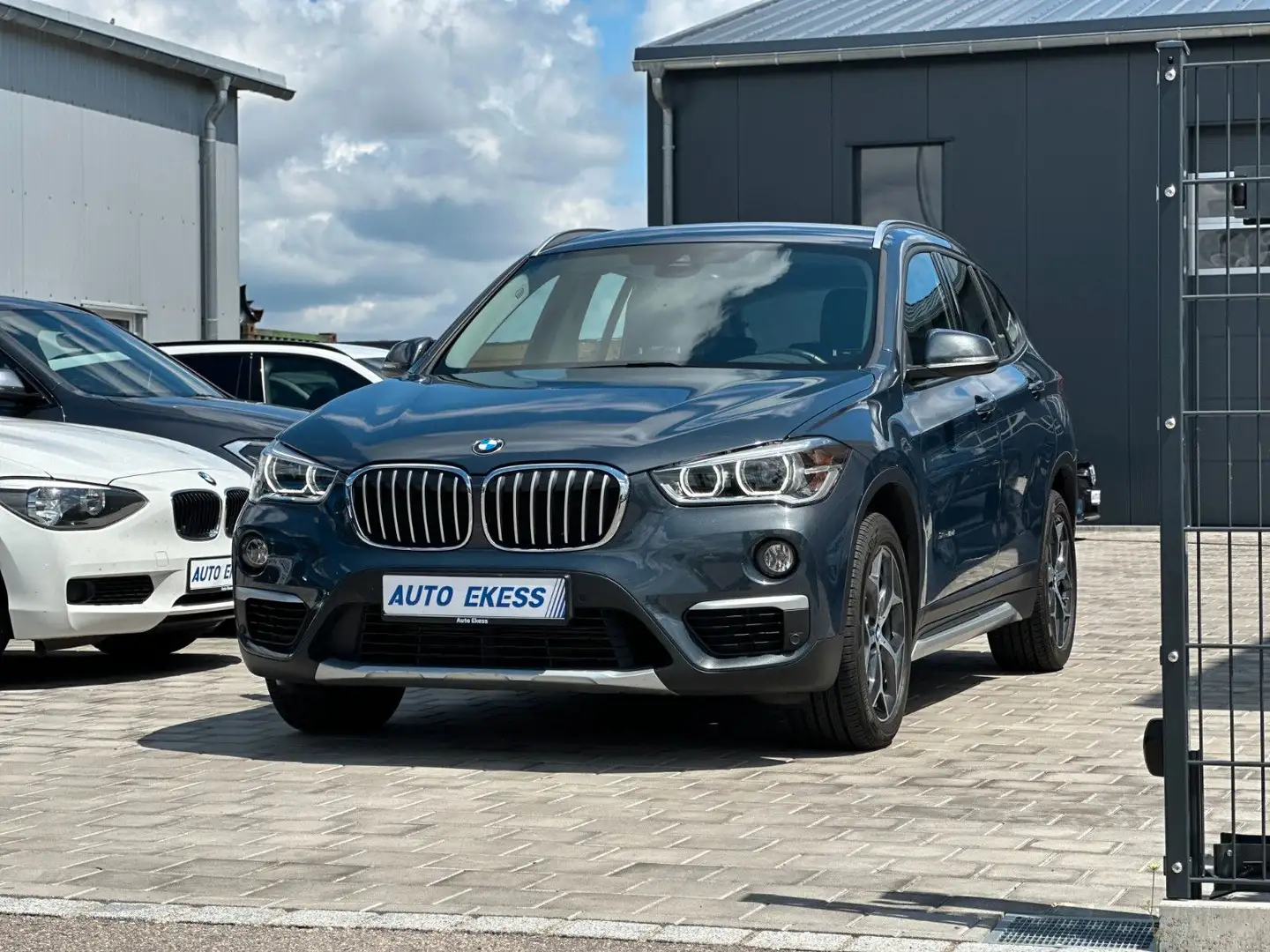 BMW X1 xDrive 18d xLine KAM*NAVI*LED* Gris - 1