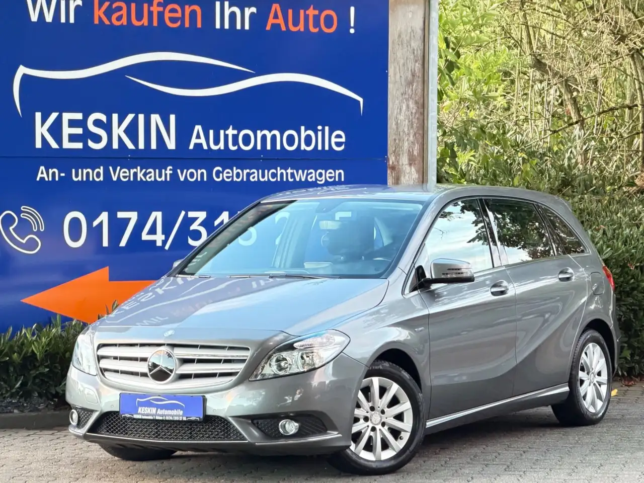 Mercedes-Benz B 180