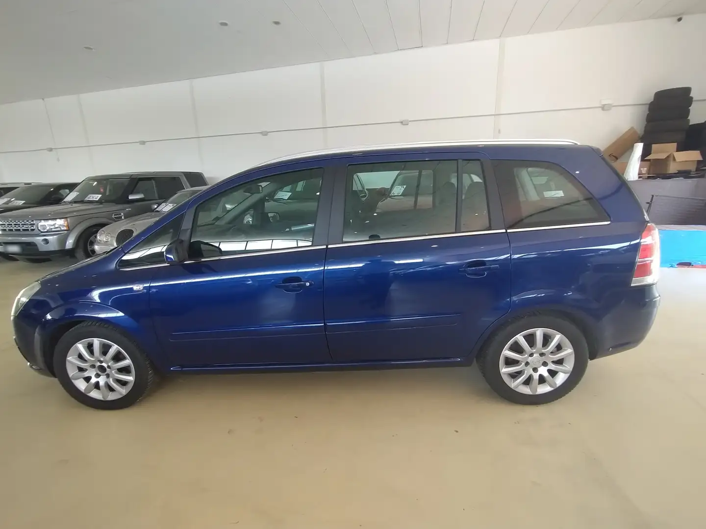 Opel Zafira Zafira 1.9 cdti 120cv Синій - 2