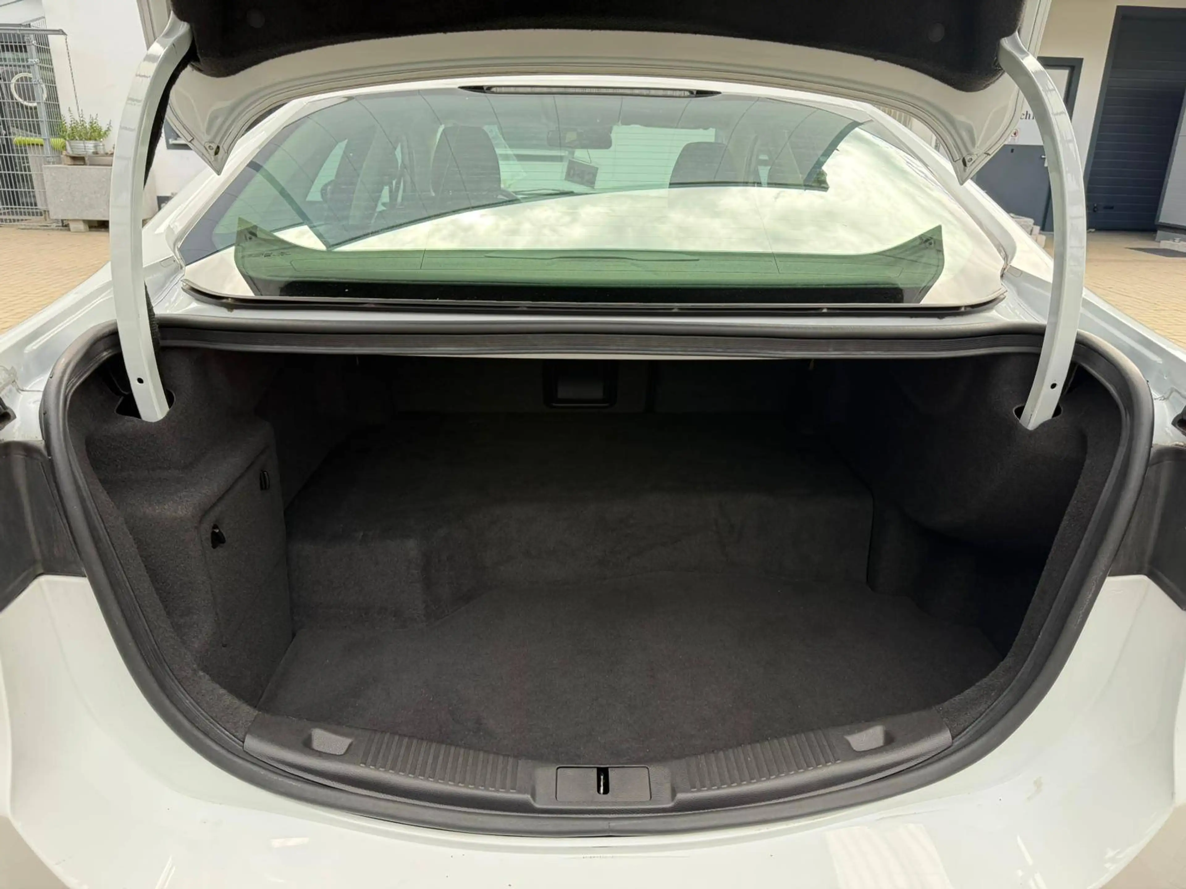 Ford Mondeo Lim. 2.0 FHEV Aut. Hybrid, Schilderkennung, Fernlicht-Assist, Navi, KeyFree, Sitzheizung, Park-Assist — photo 15