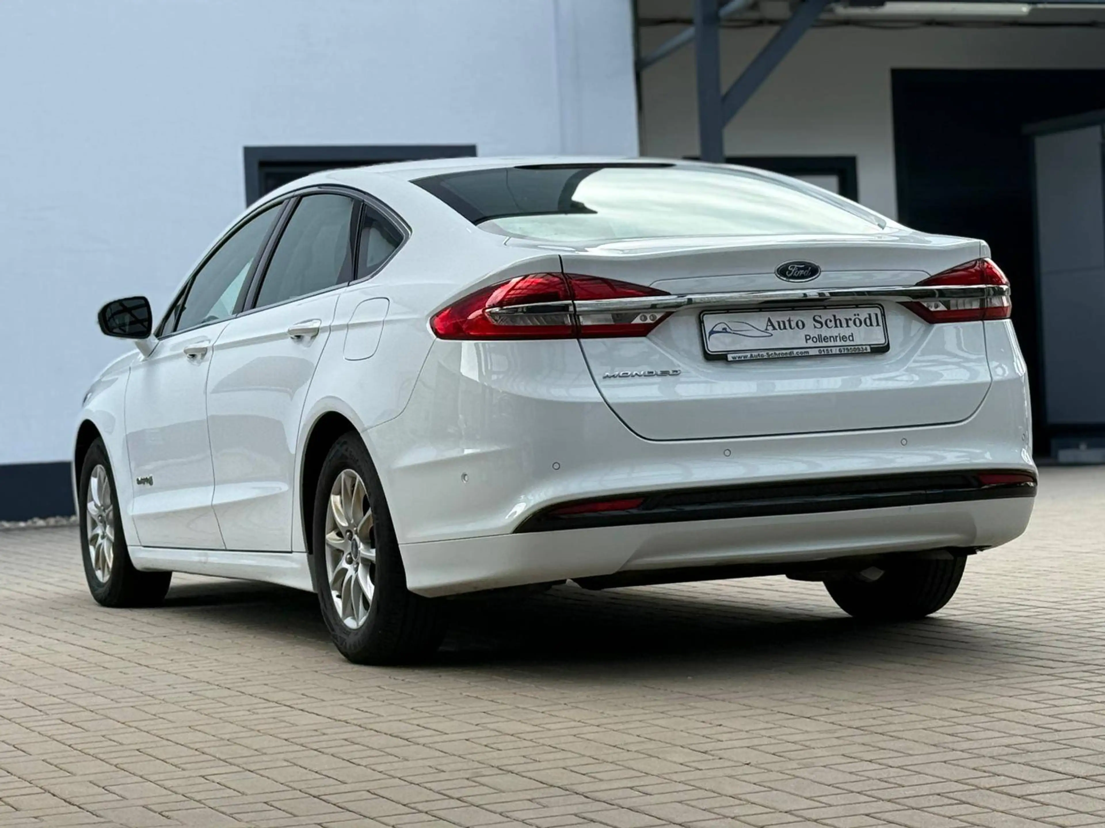 Ford Mondeo Lim. 2.0 FHEV Aut. Hybrid, Schilderkennung, Fernlicht-Assist, Navi, KeyFree, Sitzheizung, Park-Assist — photo 4