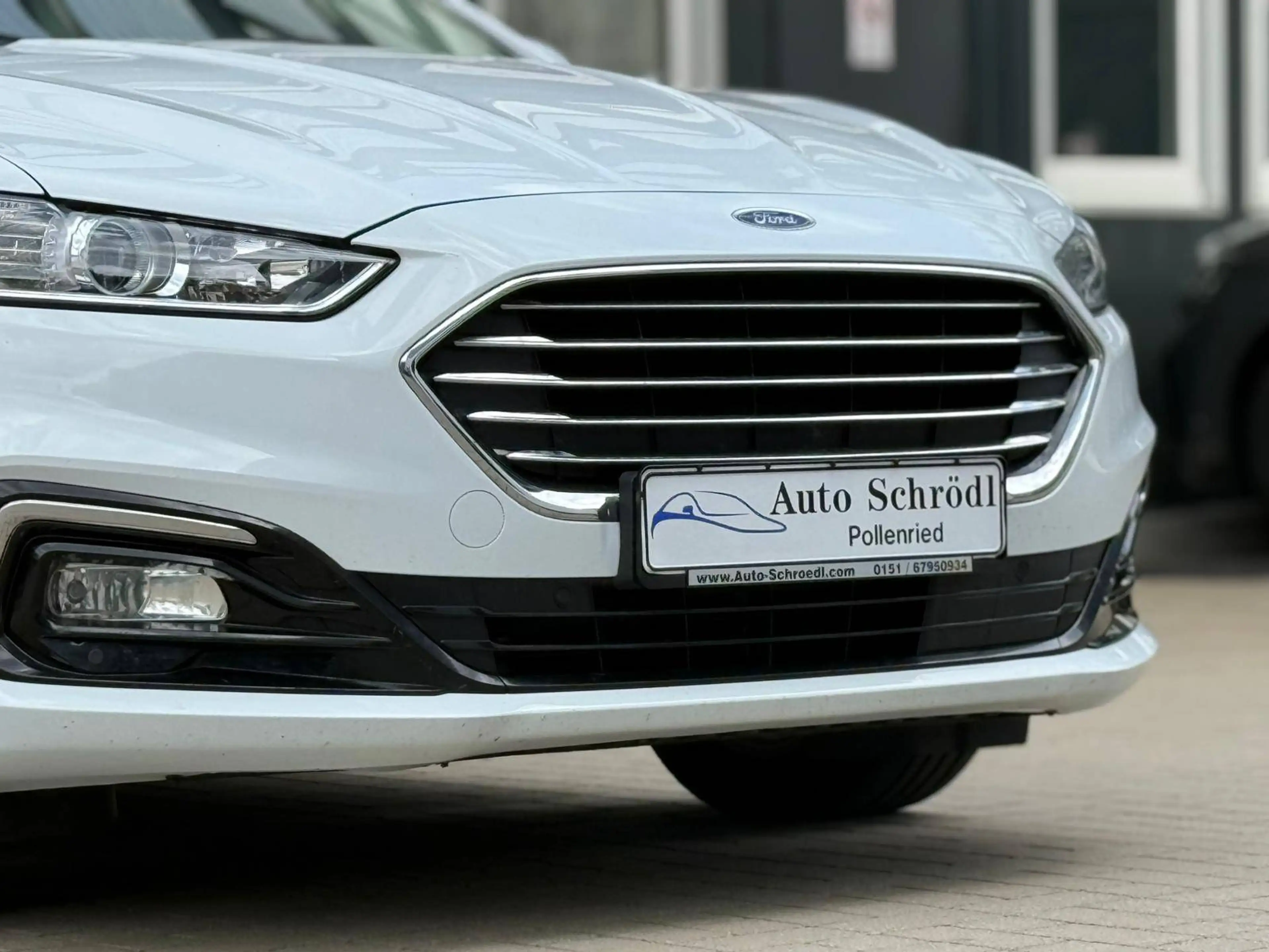 Ford Mondeo Lim. 2.0 FHEV Aut. Hybrid, Schilderkennung, Fernlicht-Assist, Navi, KeyFree, Sitzheizung, Park-Assist — photo 11