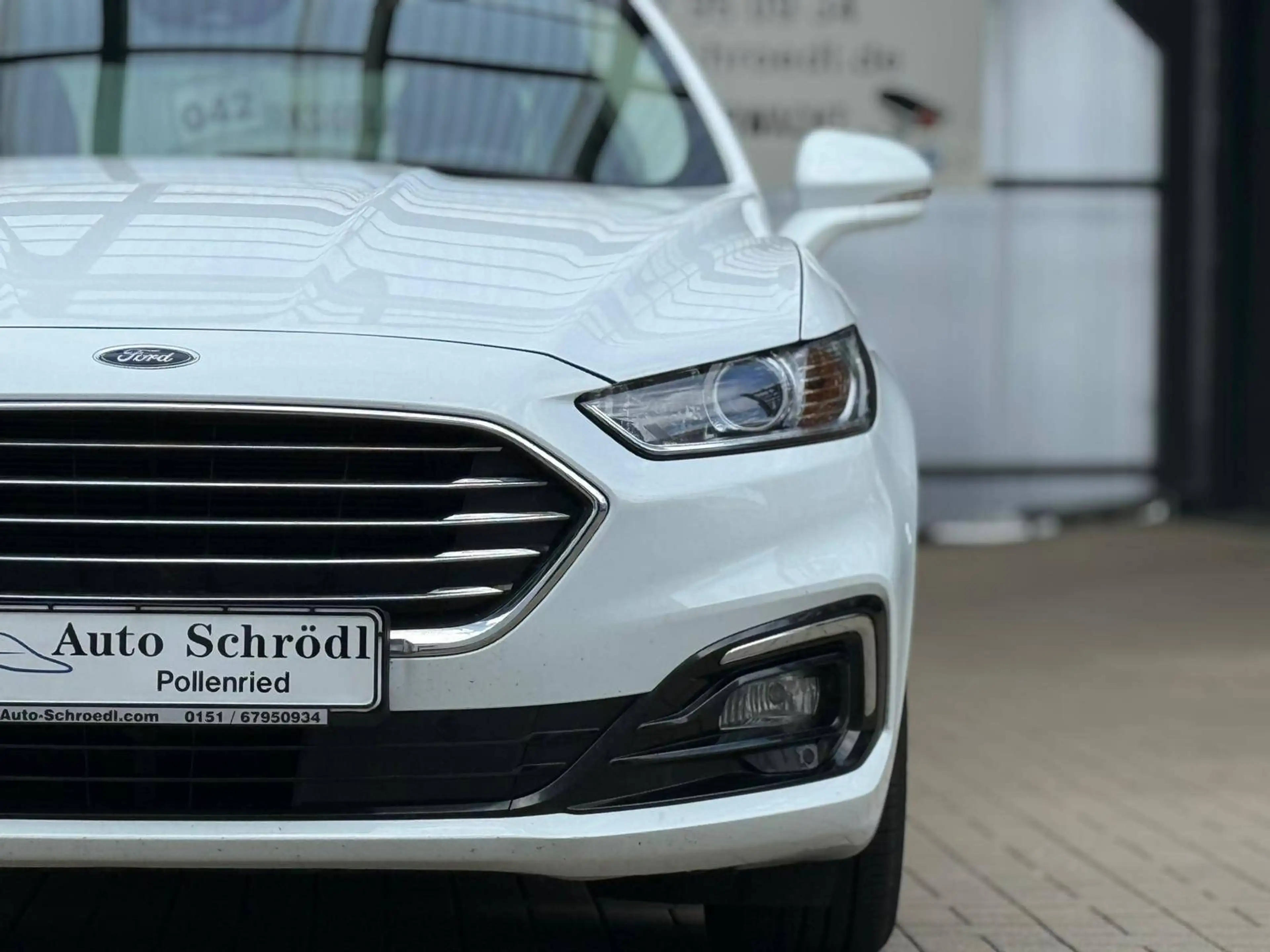 Ford Mondeo Lim. 2.0 FHEV Aut. Hybrid, Schilderkennung, Fernlicht-Assist, Navi, KeyFree, Sitzheizung, Park-Assist — photo 12