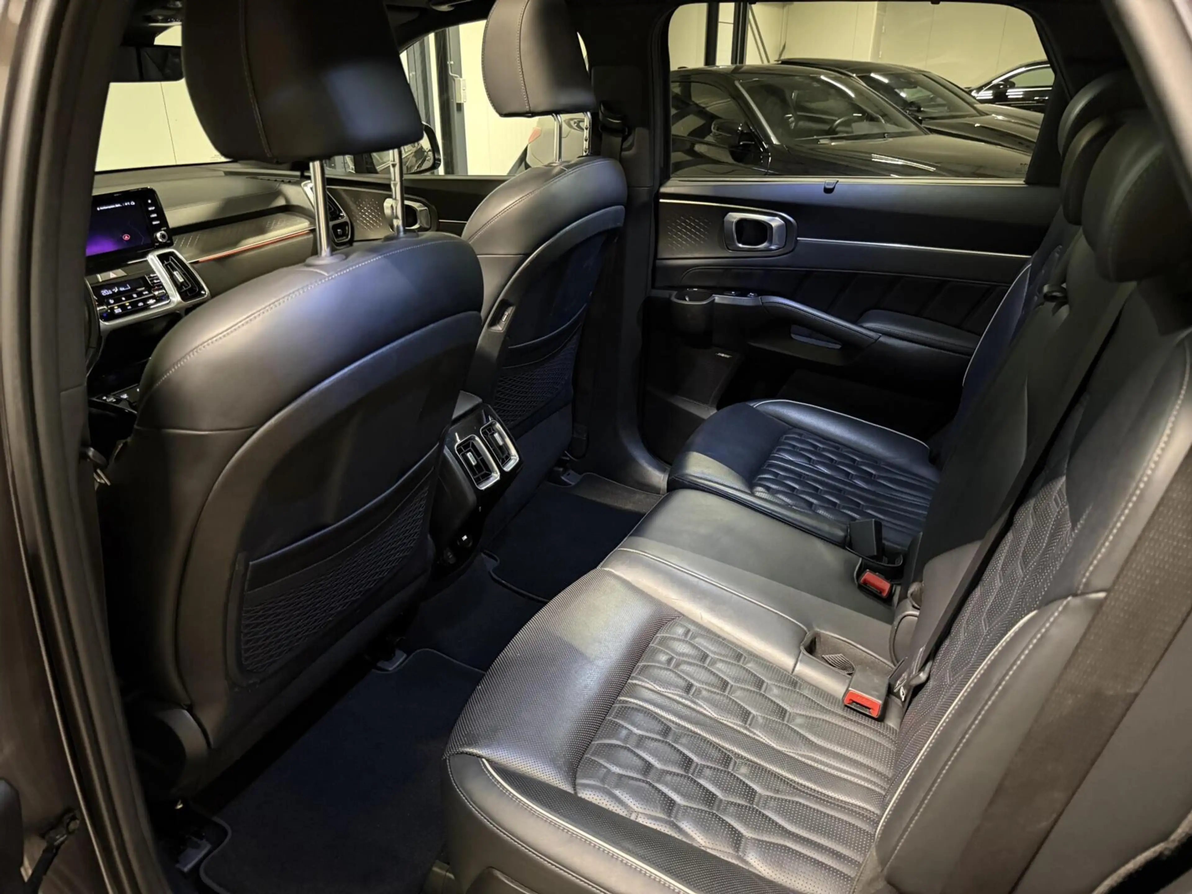 Kia Sorento 1.6 T-GDI Plug-in Hybrid 4WD ExecutiveLine 7p. — photo 37