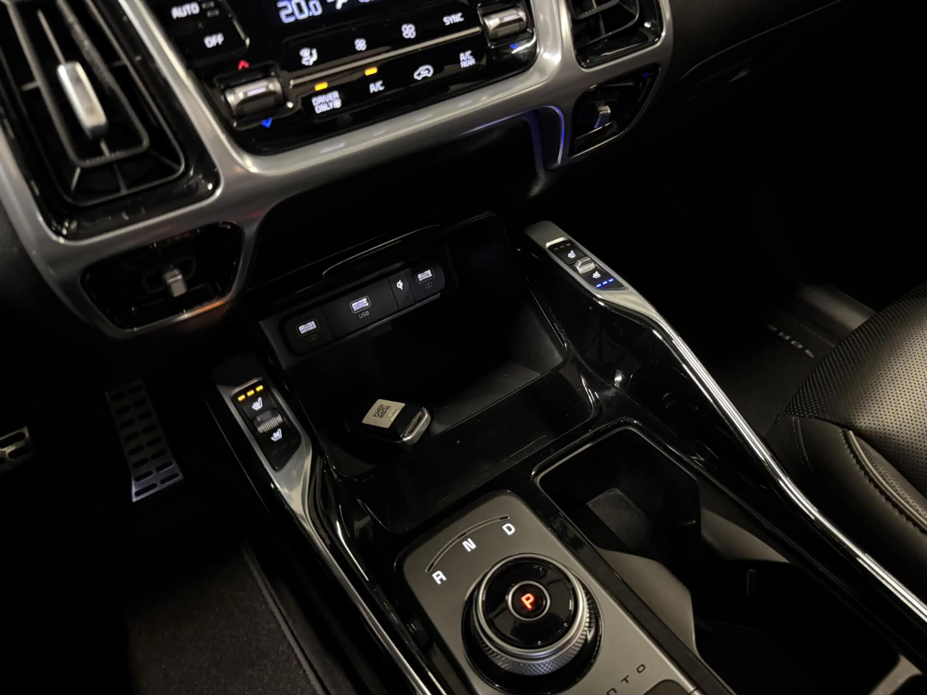 Kia Sorento 1.6 T-GDI Plug-in Hybrid 4WD ExecutiveLine 7p. — photo 32