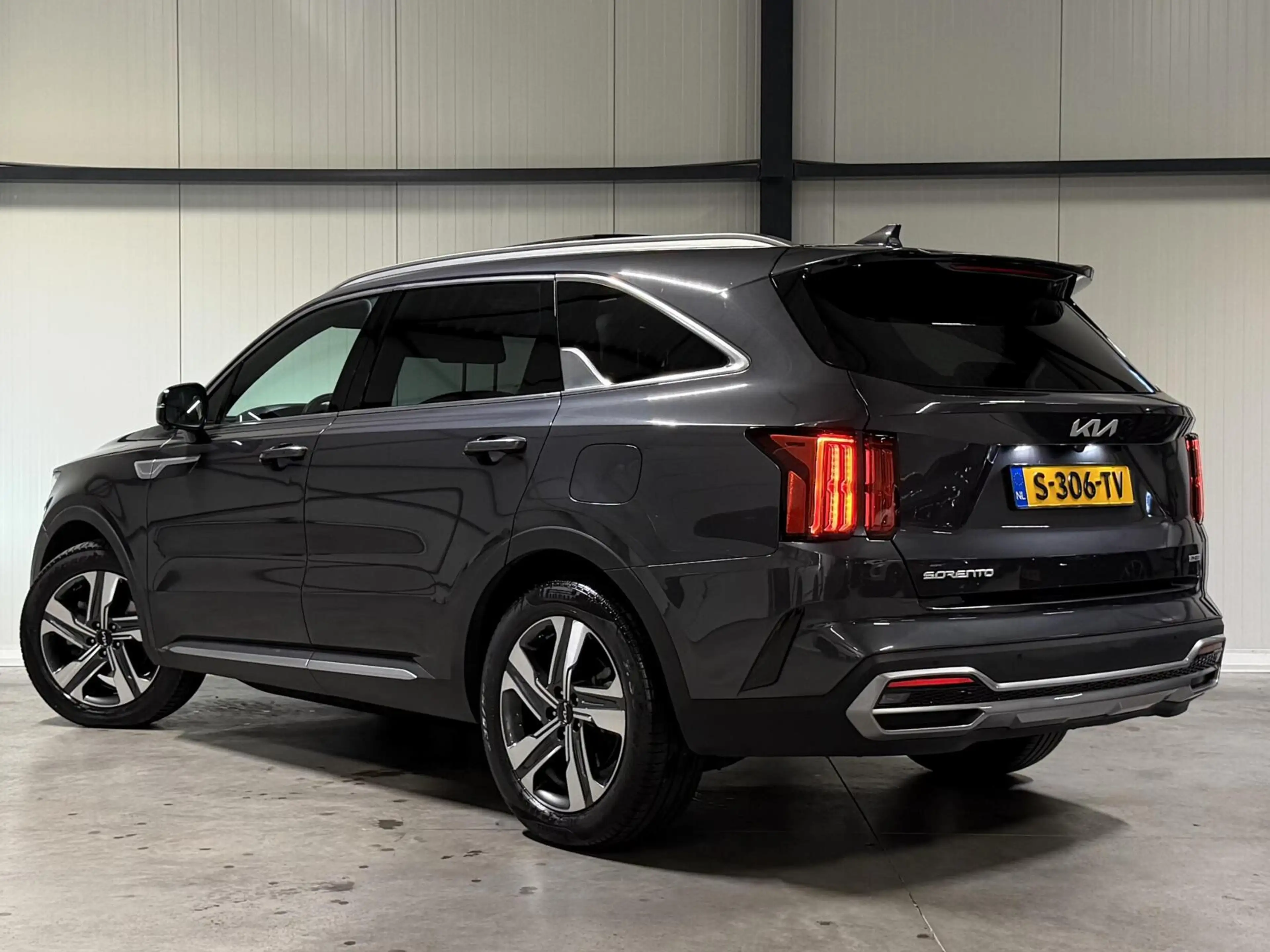 Kia Sorento 1.6 T-GDI Plug-in Hybrid 4WD ExecutiveLine 7p. — photo 4