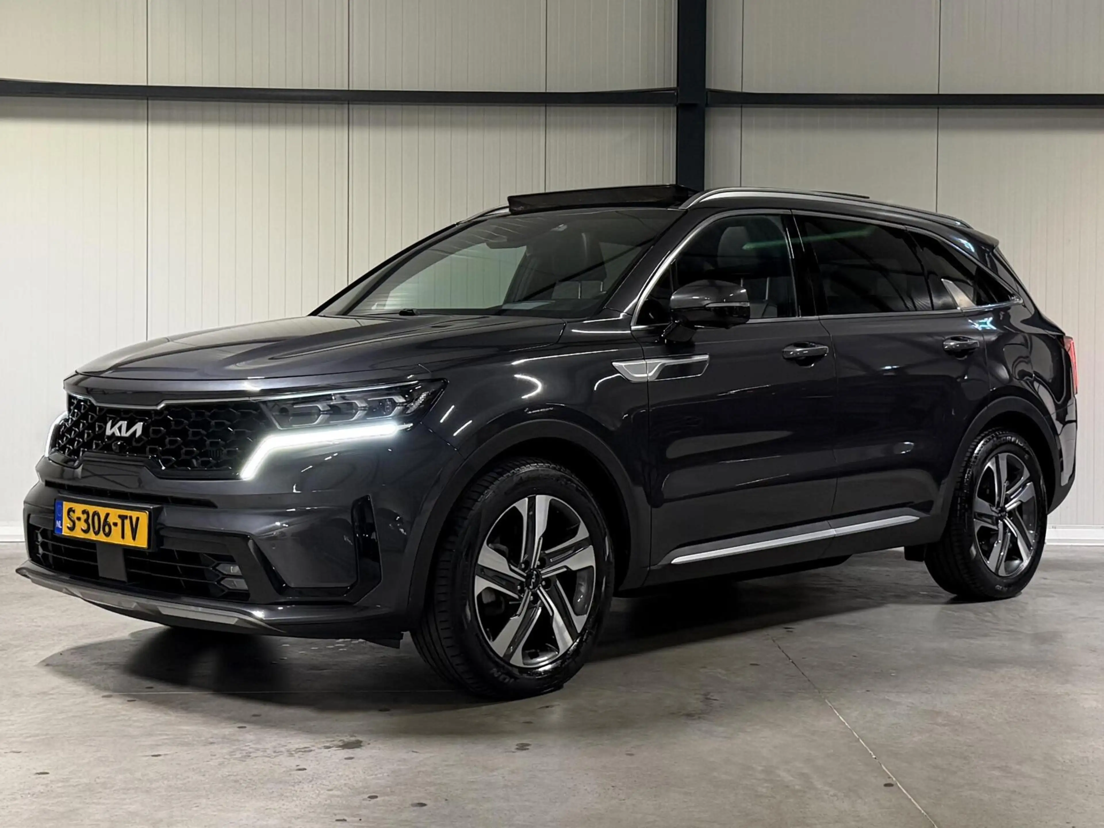 Kia Sorento 1.6 T-GDI Plug-in Hybrid 4WD ExecutiveLine 7p. — photo 21