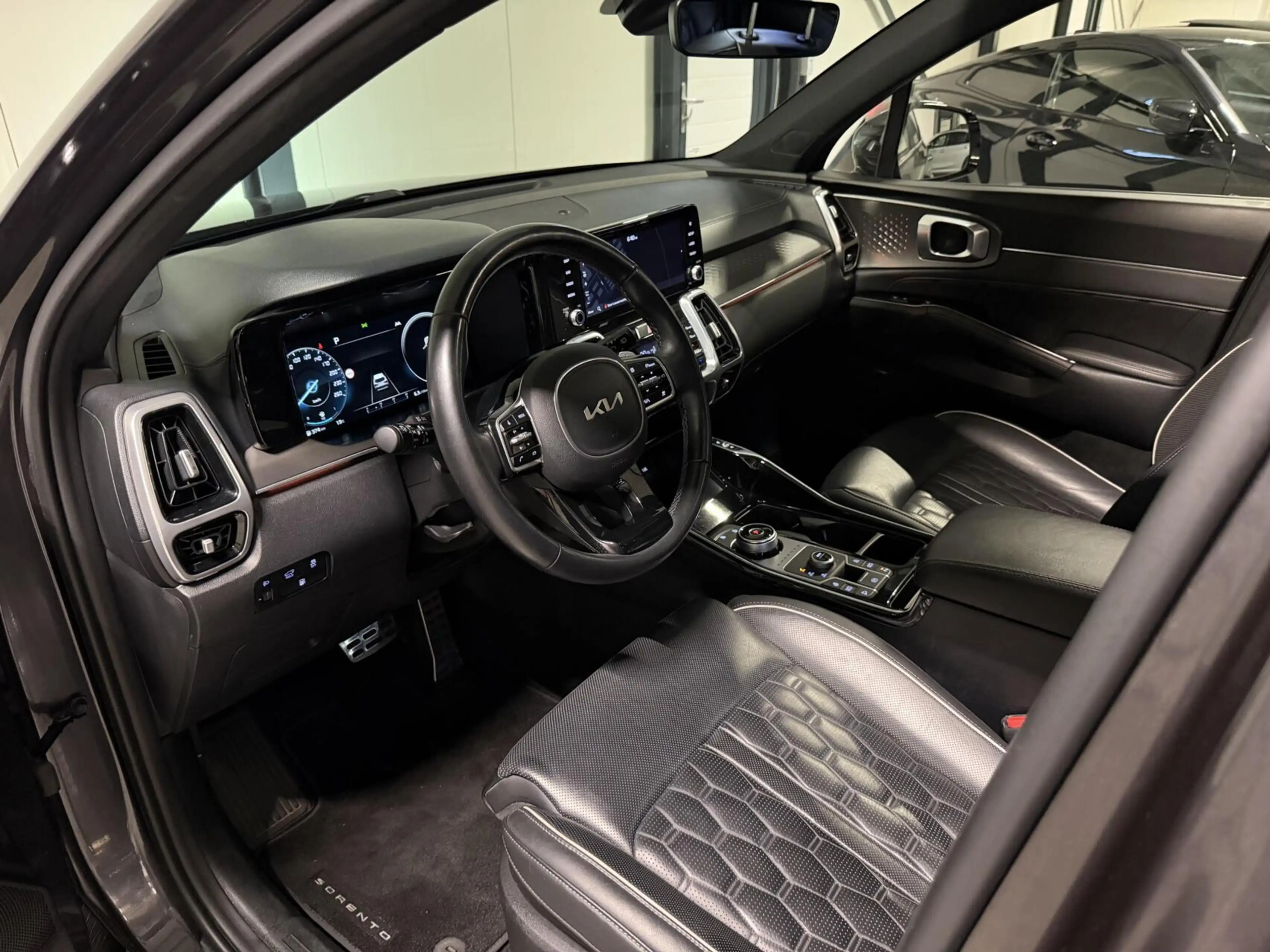 Kia Sorento 1.6 T-GDI Plug-in Hybrid 4WD ExecutiveLine 7p. — photo 13
