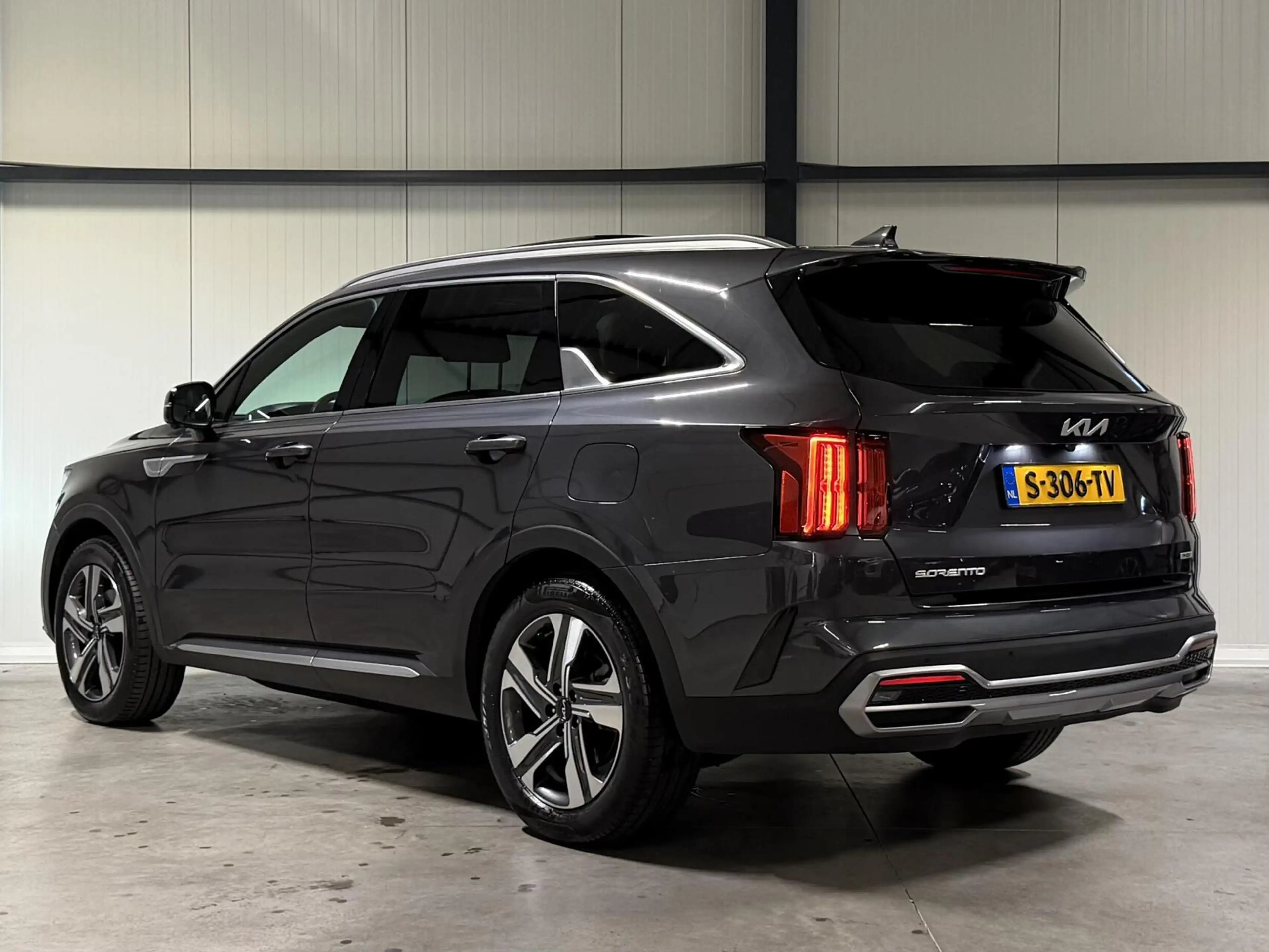 Kia Sorento 1.6 T-GDI Plug-in Hybrid 4WD ExecutiveLine 7p. — photo 25