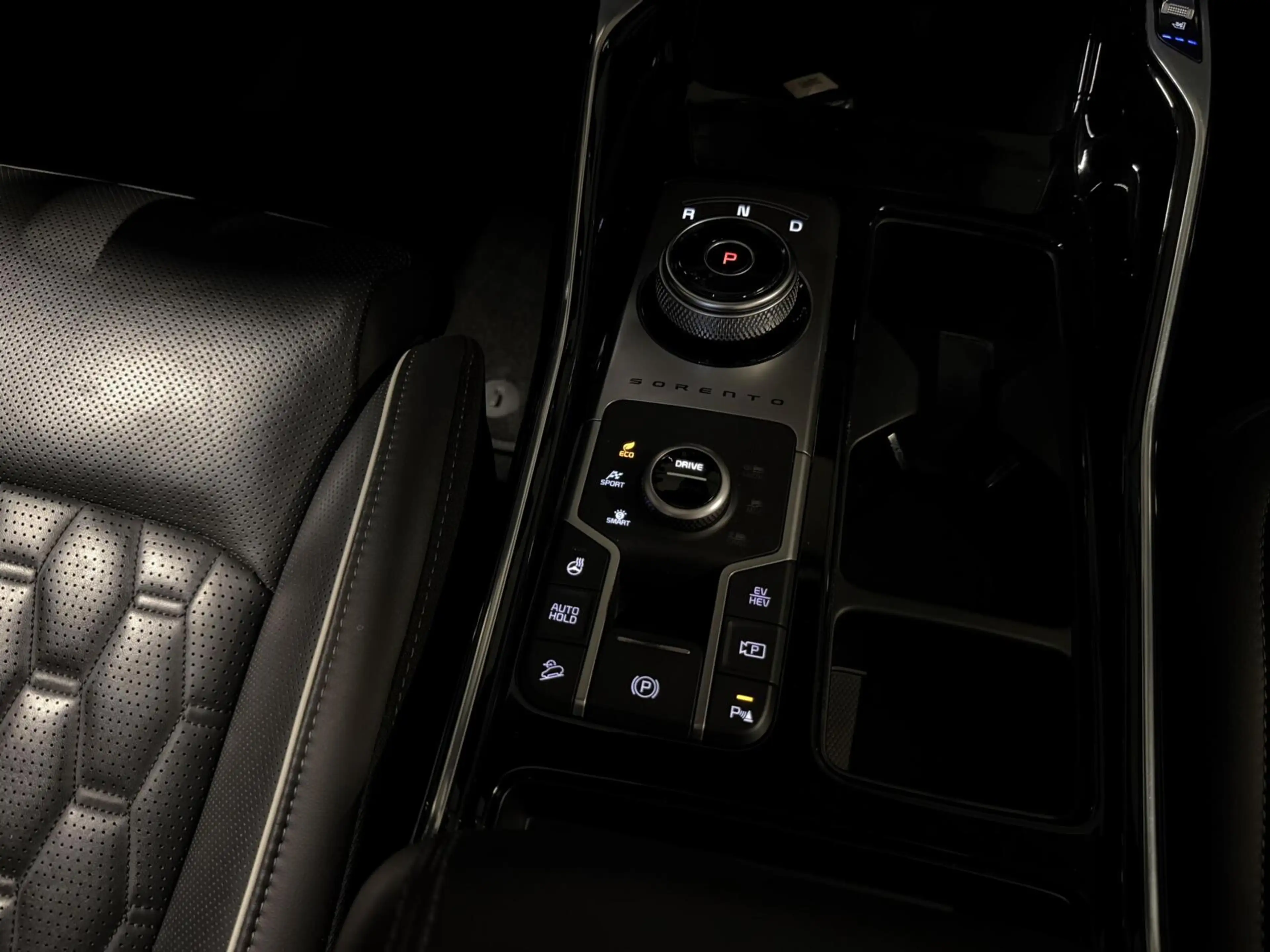Kia Sorento 1.6 T-GDI Plug-in Hybrid 4WD ExecutiveLine 7p. — photo 31