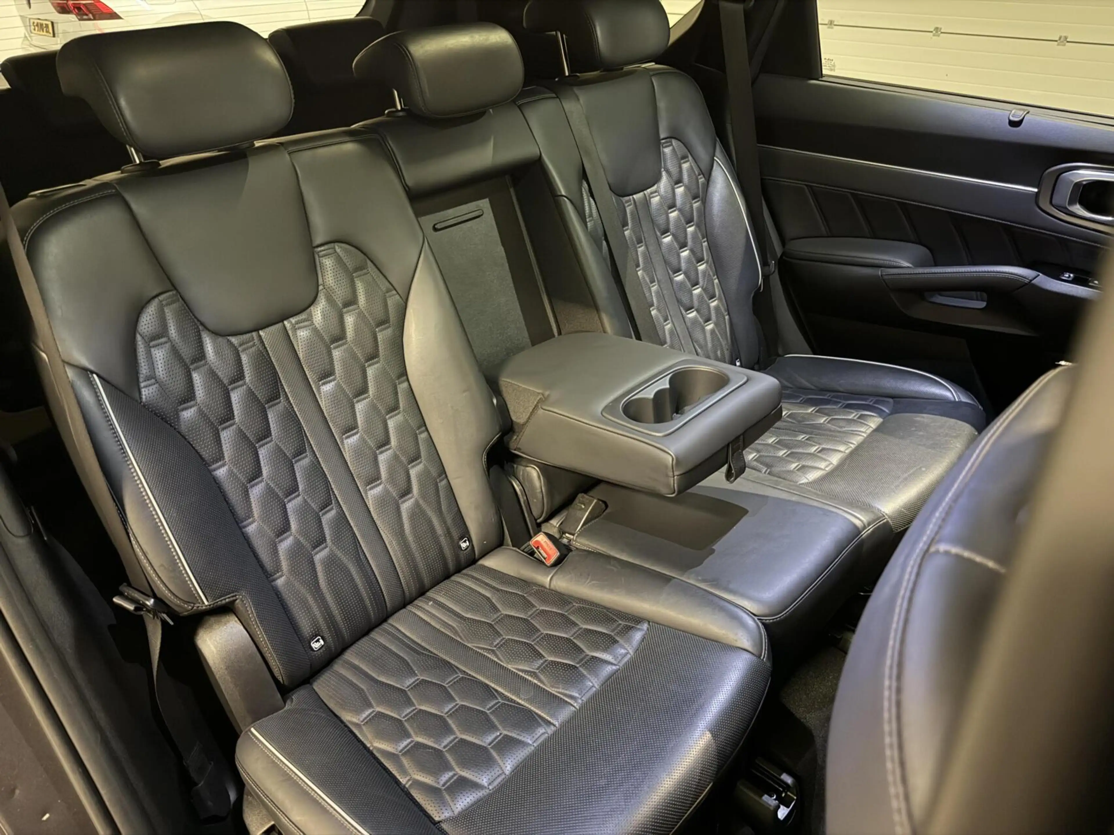 Kia Sorento 1.6 T-GDI Plug-in Hybrid 4WD ExecutiveLine 7p. — photo 39