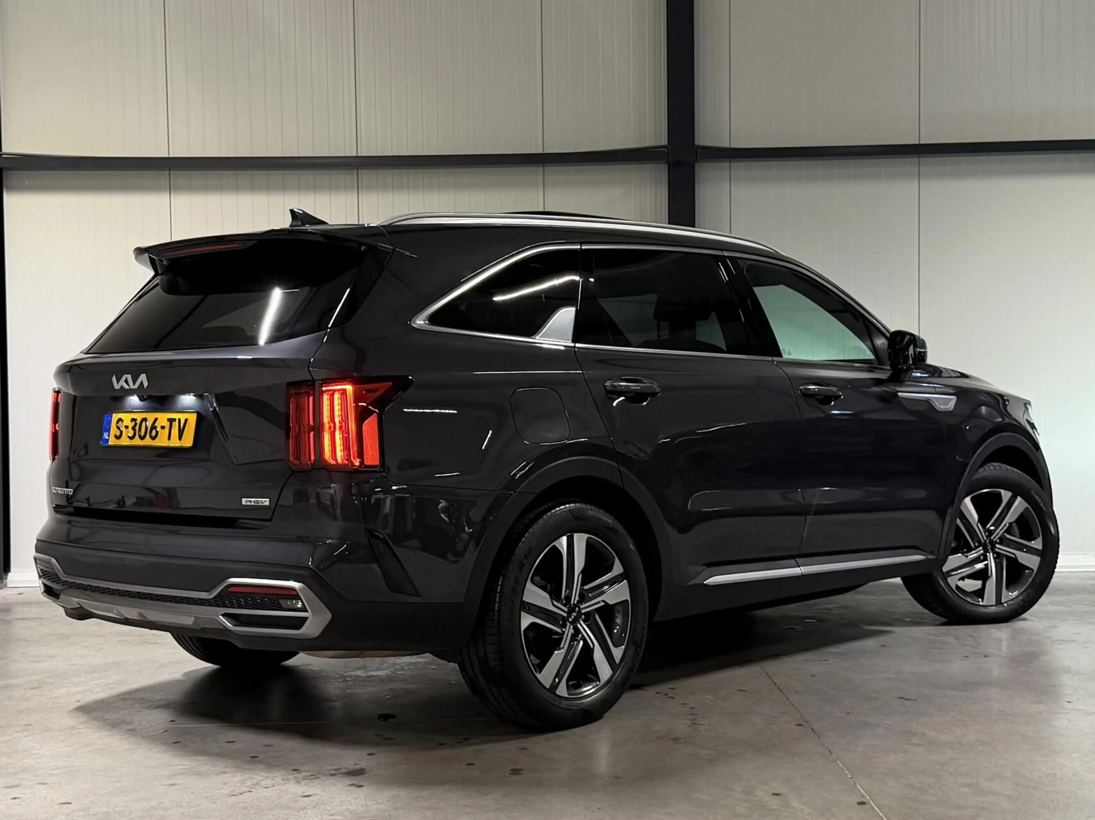 Kia Sorento 1.6 T-GDI Plug-in Hybrid 4WD ExecutiveLine 7p. — photo 3