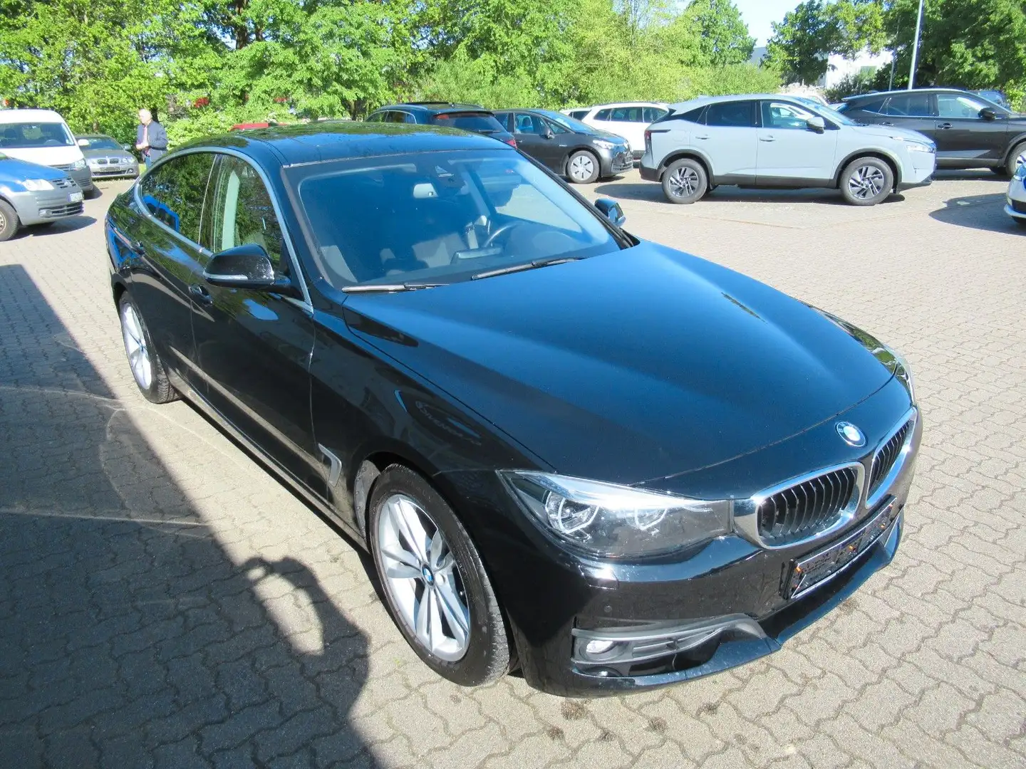 BMW 330 Navi Zwart - 1