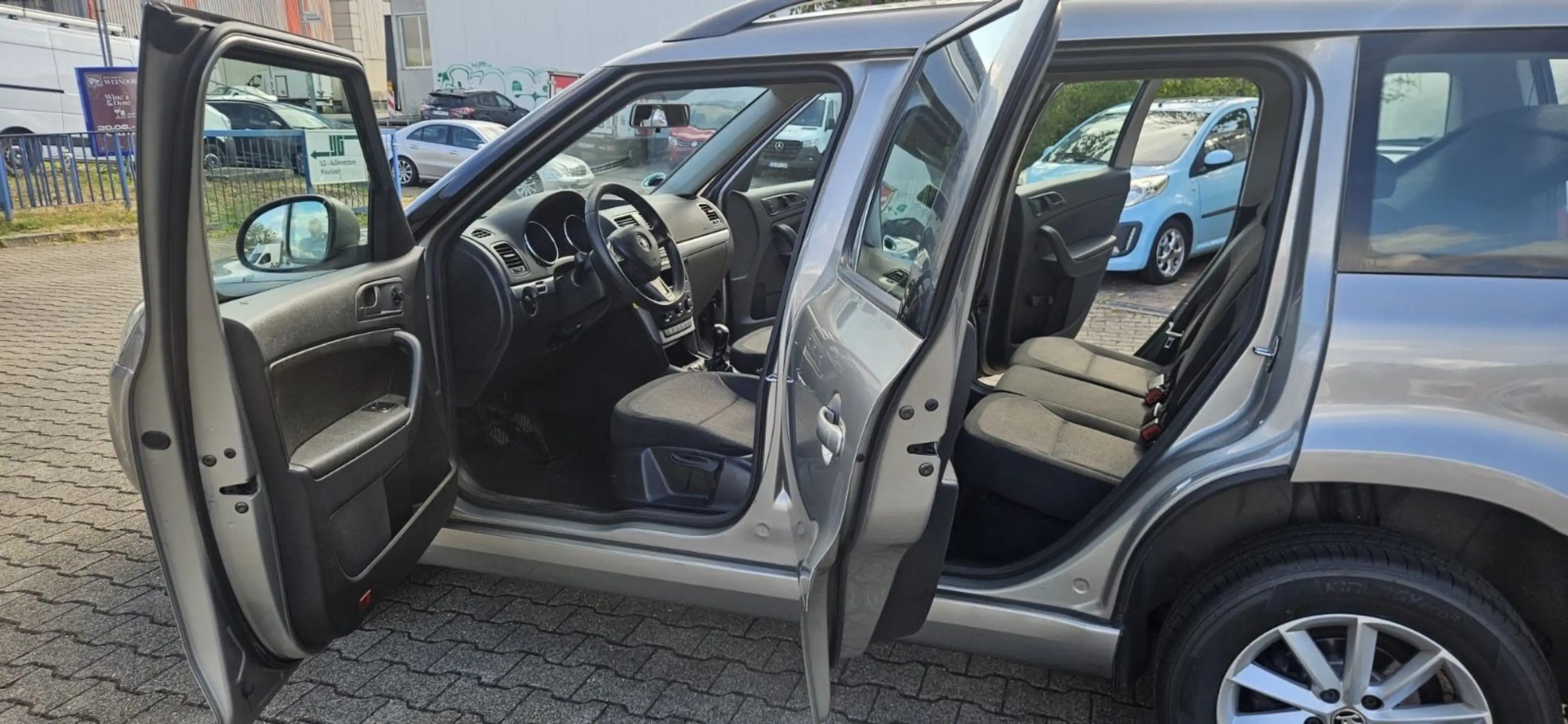 Skoda Yeti Active — photo 11