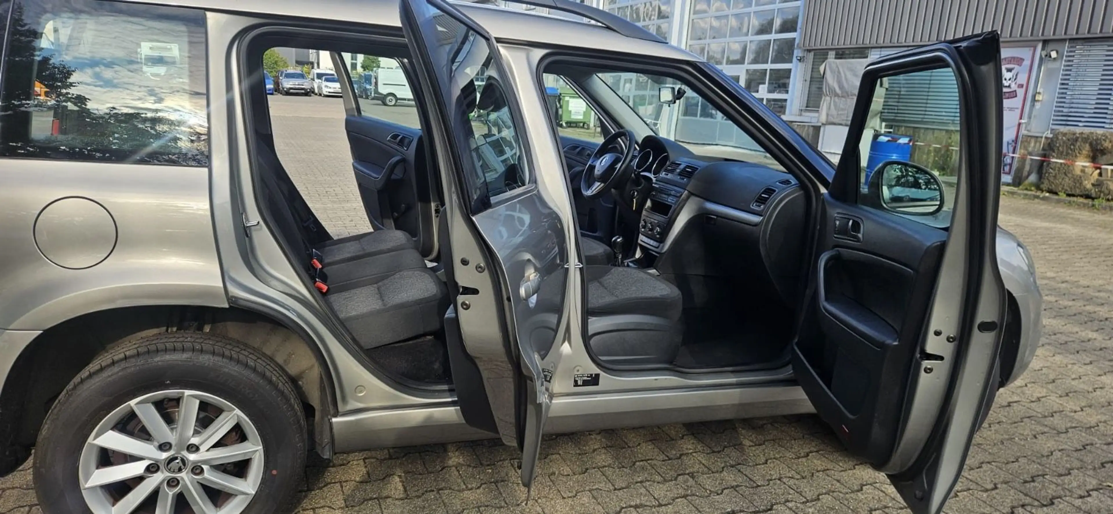 Skoda Yeti Active — photo 15