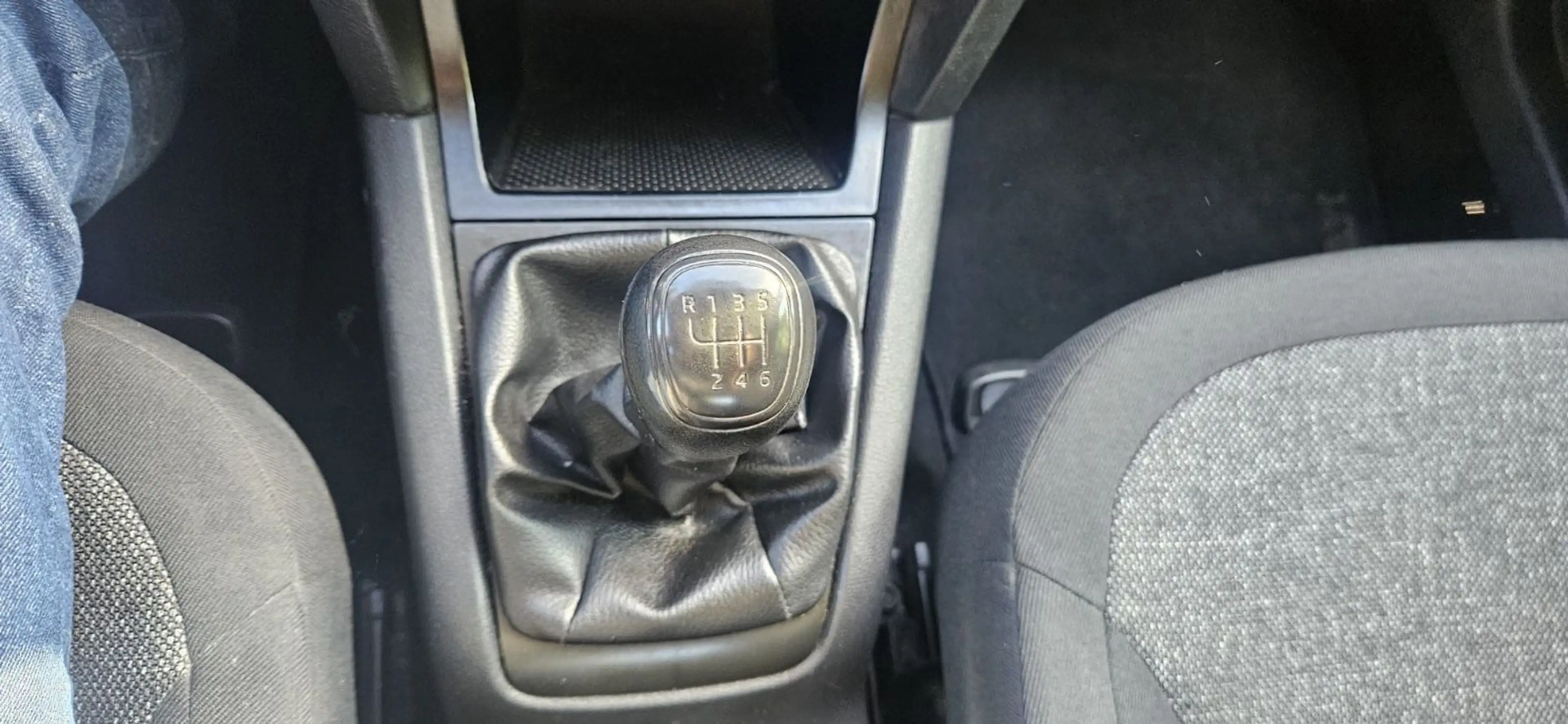Skoda Yeti Active — photo 14