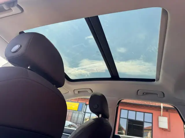 Audi Q3 view 10