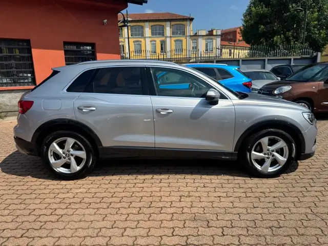 Audi Q3 view 2