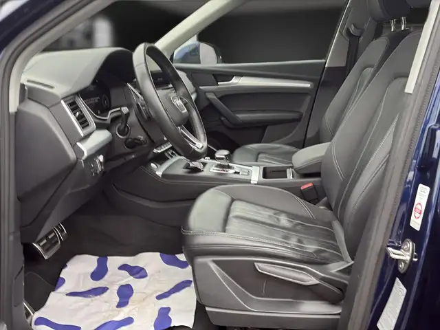 Audi Q5 view 12