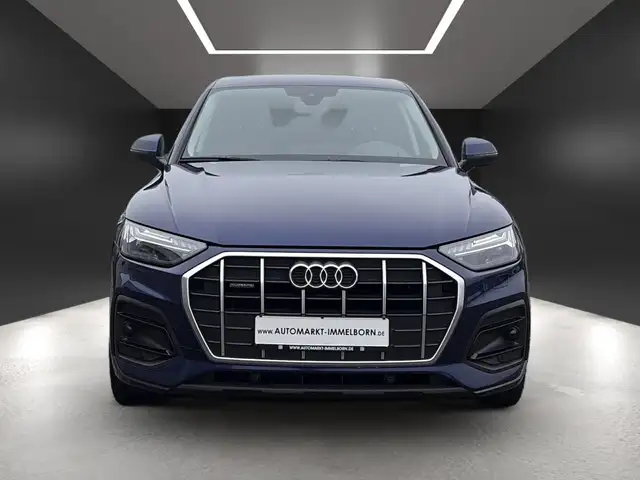 Audi Q5 view 9
