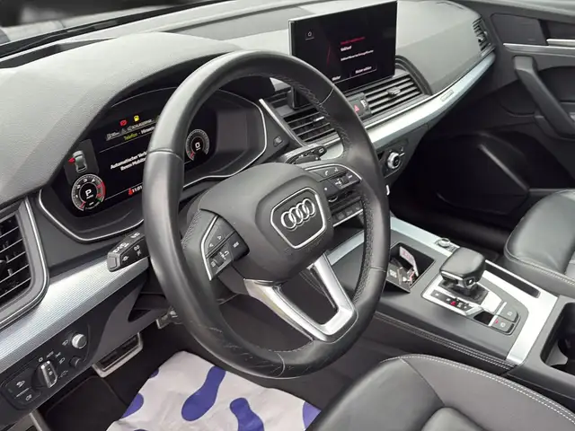 Audi Q5 view 13