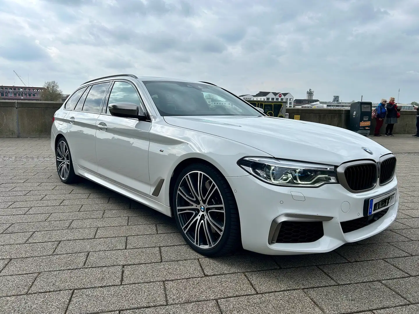 BMW M550 M550d xDrive Touring Aut. Alb - 1