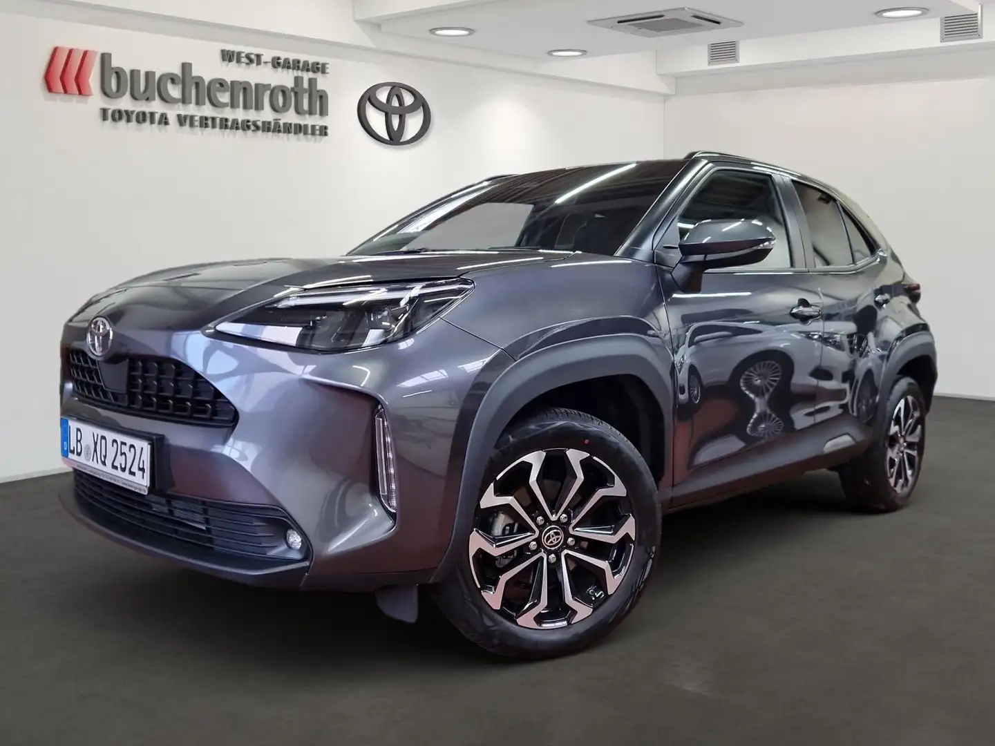 Toyota Yaris Cross Hybrid FWD Teamplayer + Winterpaket Grau - 1